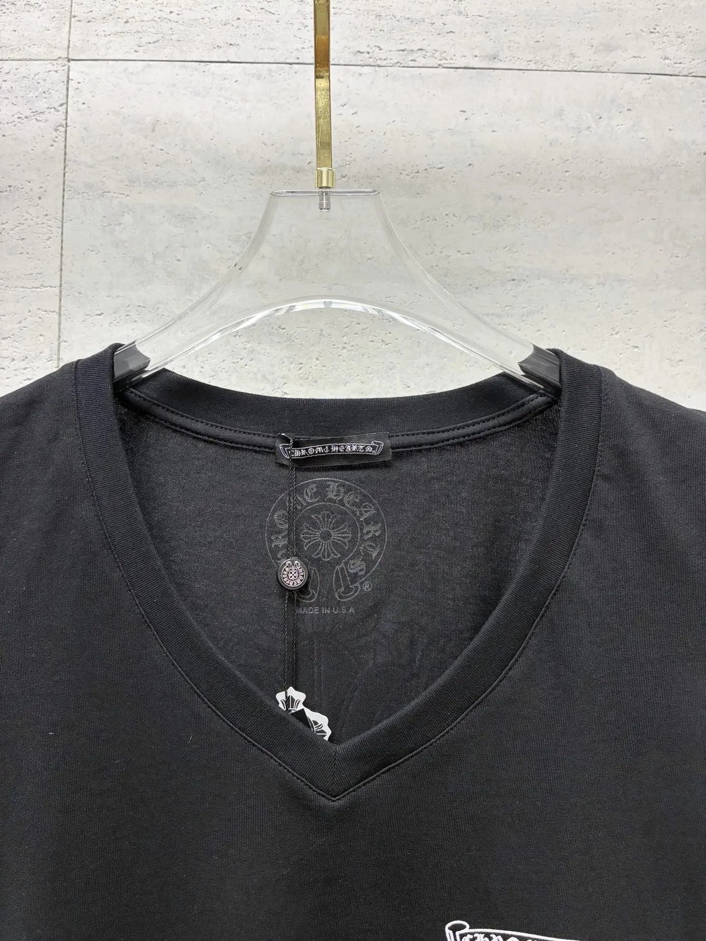 Logo-Print V-Neck Cotton T-Shirt D16519097 — view 7