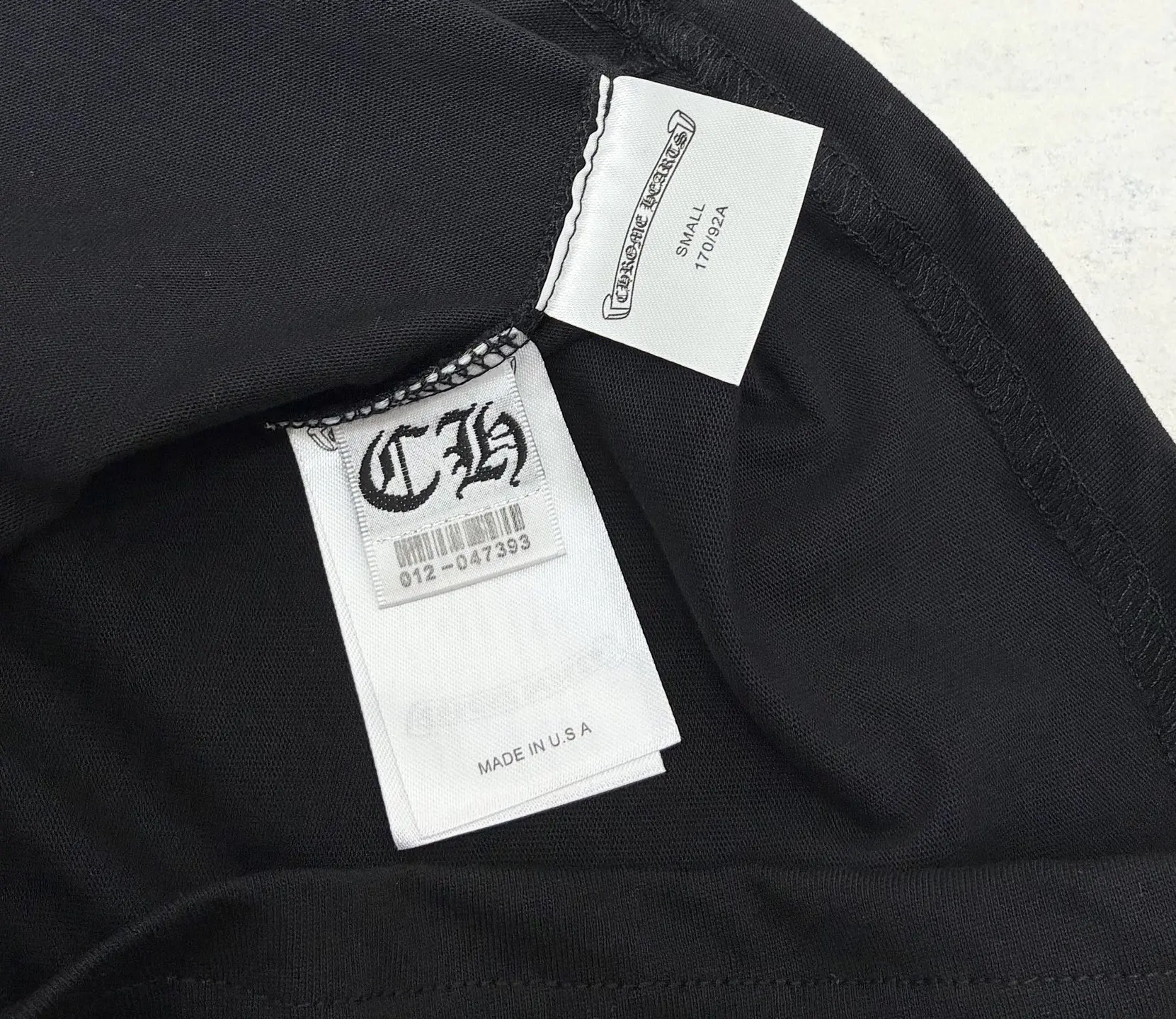 Logo-Print V-Neck Cotton T-Shirt D16519097 — view 9