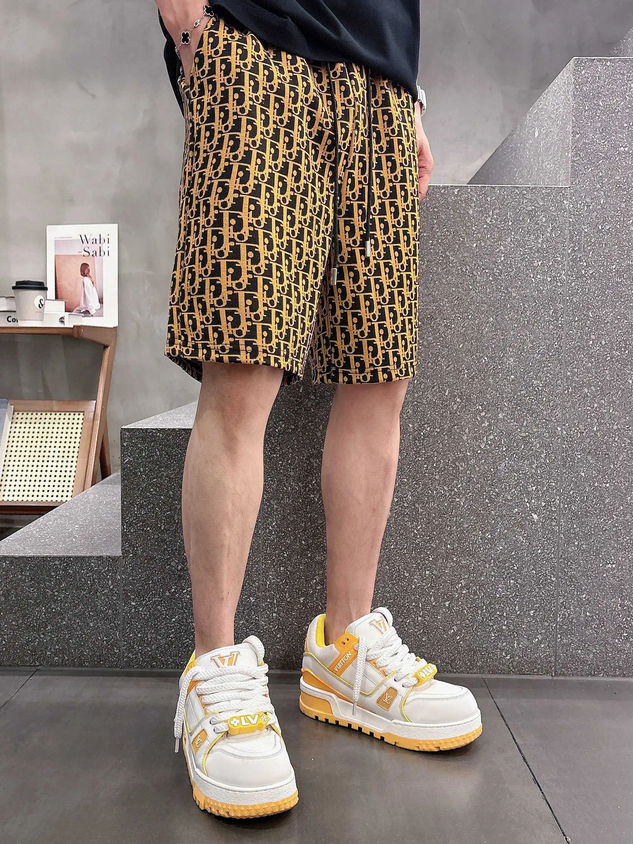 Oblique Jacquard Casual Shorts D16519008 — view 3