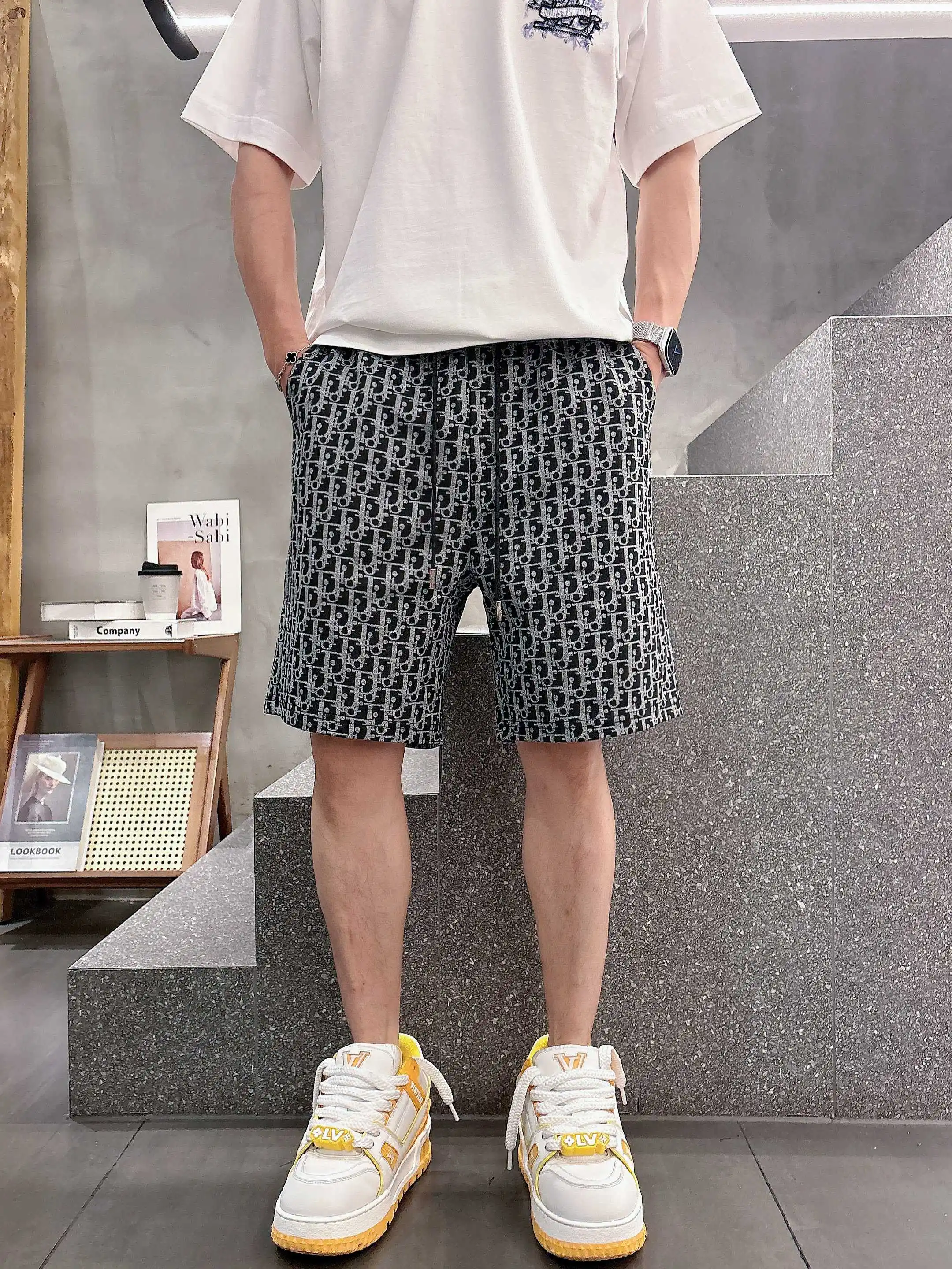 Oblique Jacquard Casual Shorts D16519017 — view 2