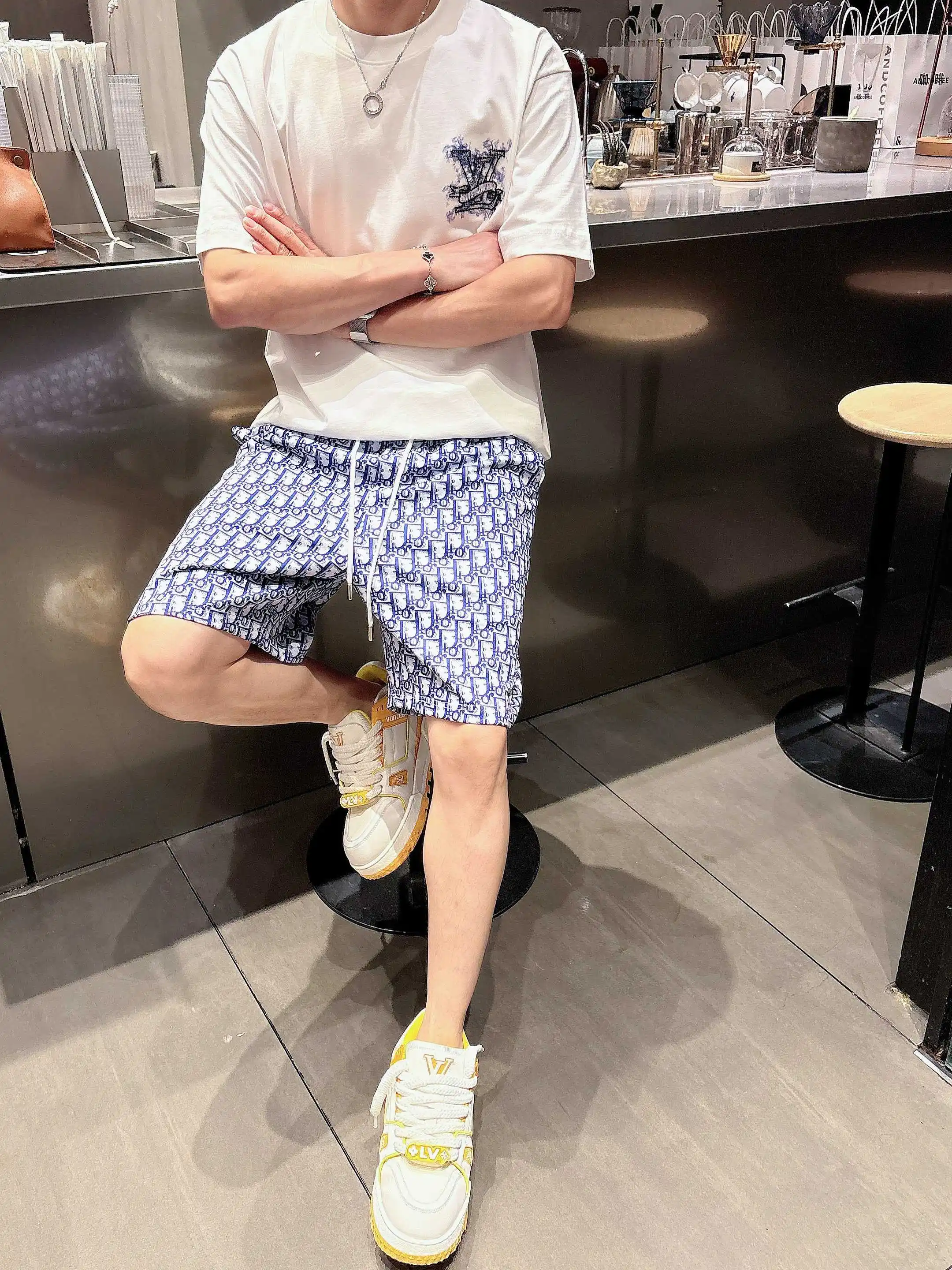Oblique Jacquard Casual Shorts D16519012 — view 10