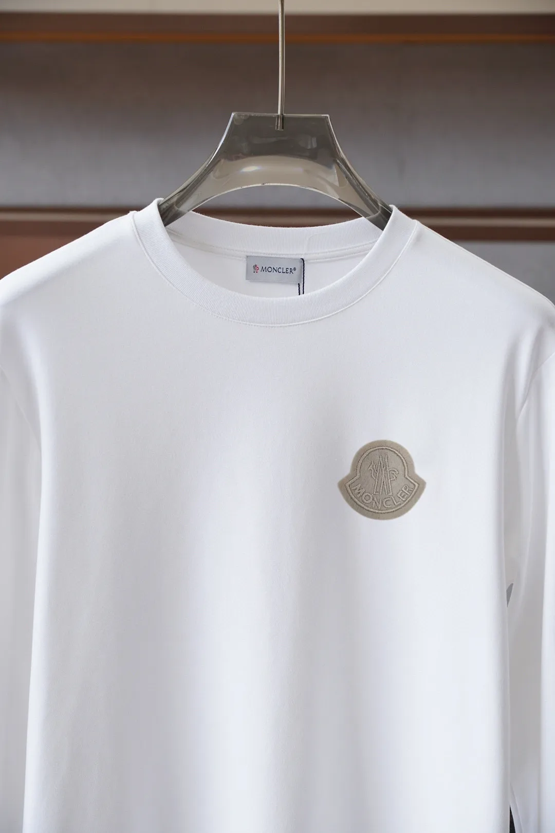 Logo-Patch Long-Sleeved Cotton T-Shirt D16514423 — view 6