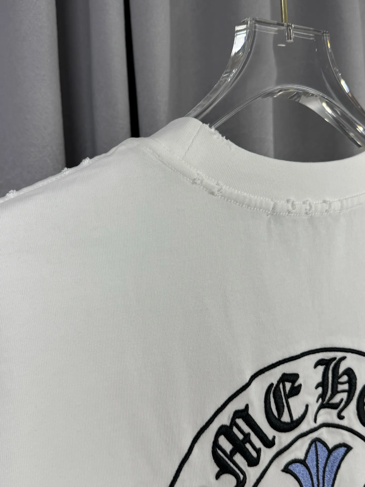 Chrome Hearts Distressed Cross Embroidery T-Shirt D16519586 — view 9