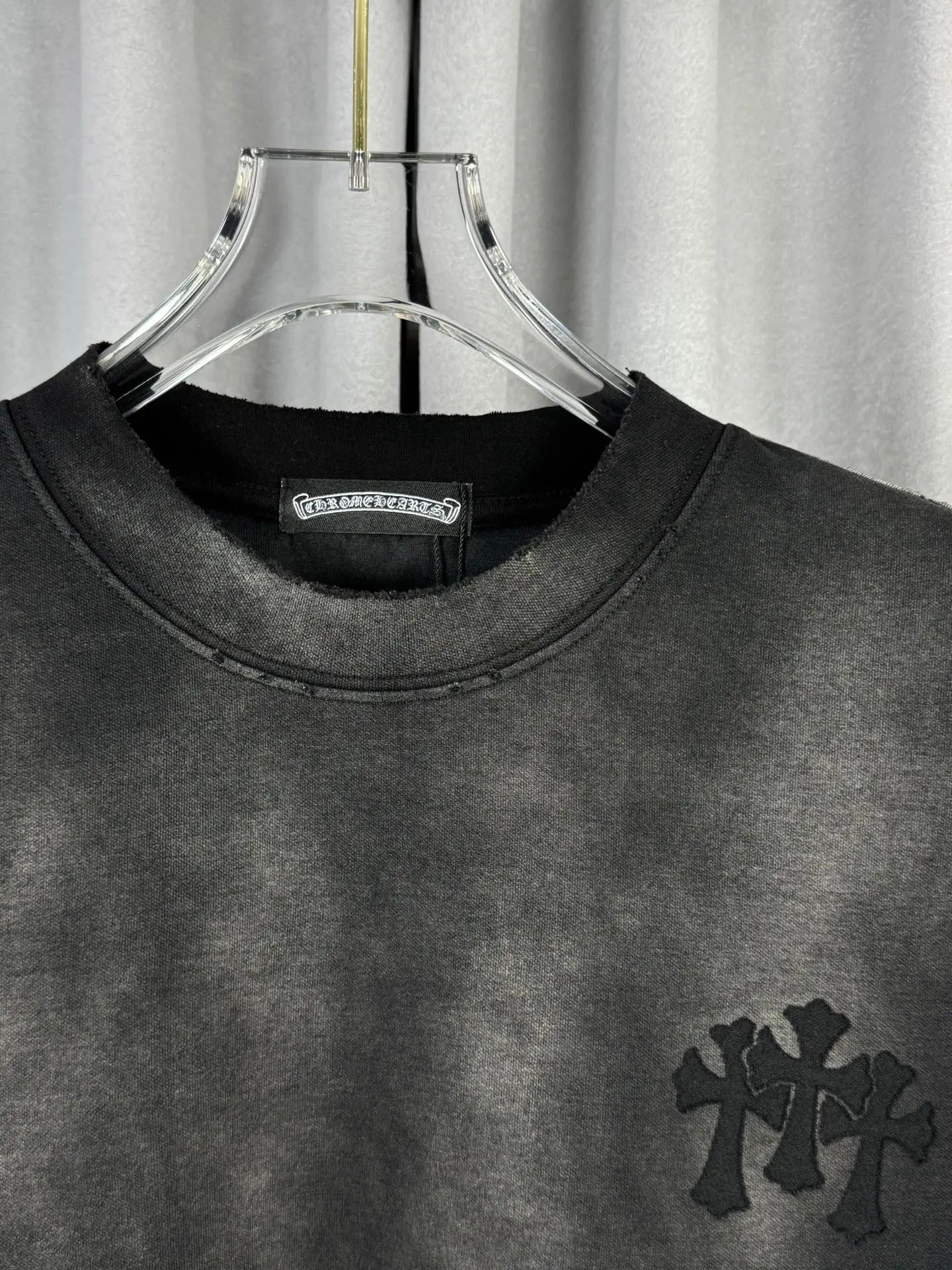 Acid-Wash Cross Patch Embroidered T-Shirt D16519595 — view 5