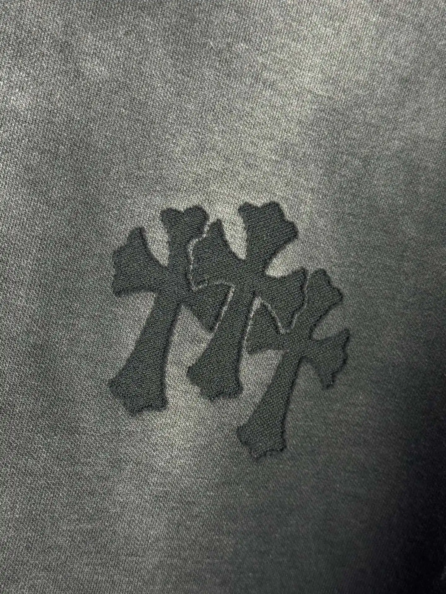 Acid-Wash Cross Patch Embroidered T-Shirt D16519595 — view 6