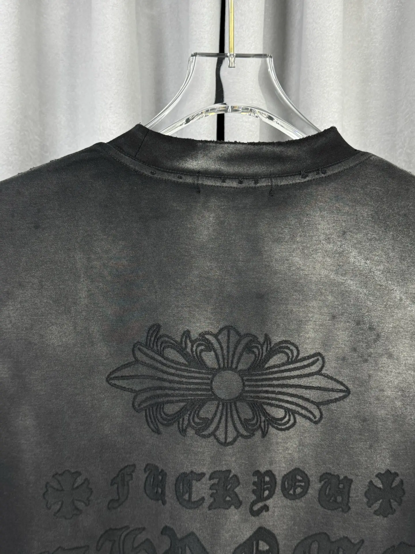 Acid-Wash Cross Patch Embroidered T-Shirt D16519595 — view 7