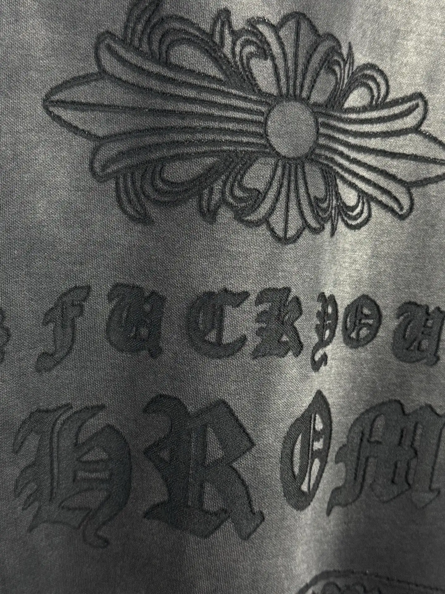 Acid-Wash Cross Patch Embroidered T-Shirt D16519595 — view 8