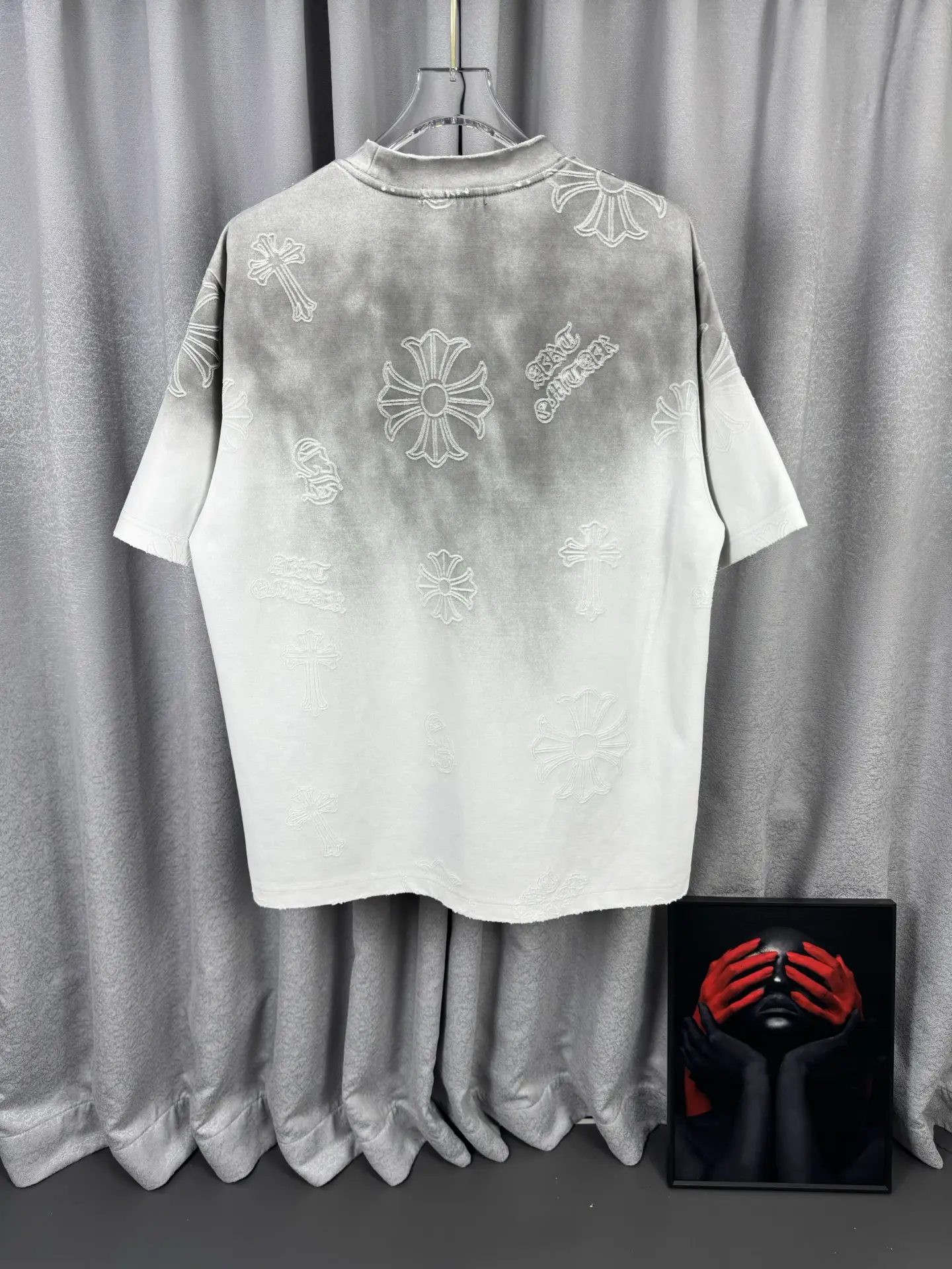 Acid-Wash Embroidered Cross T-Shirt D16519604 — view 3