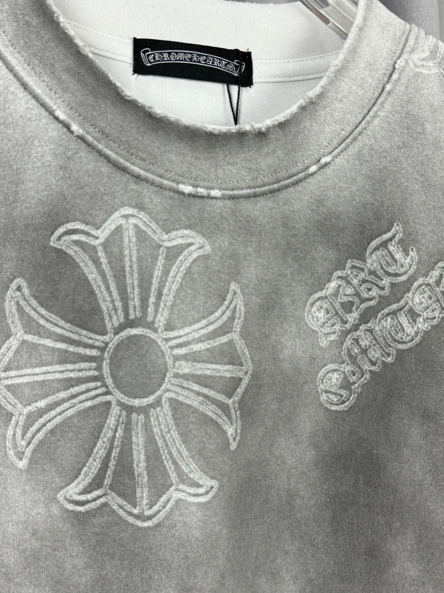 Acid-Wash Embroidered Cross T-Shirt D16519604 — view 6