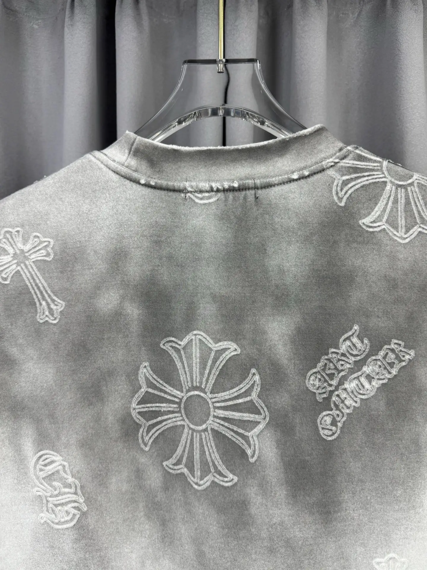 Acid-Wash Embroidered Cross T-Shirt D16519604 — view 8