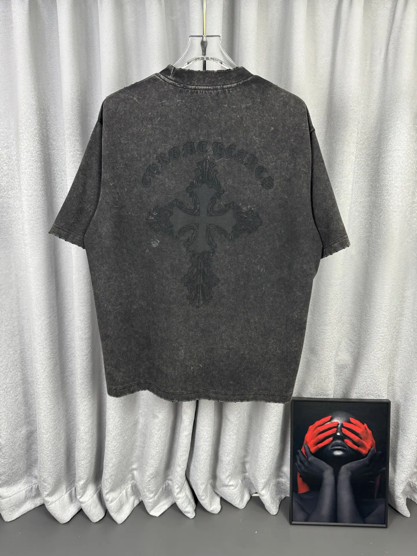 Acid-Wash Distressed Cross Patch T-Shirt D16519592 — view 3