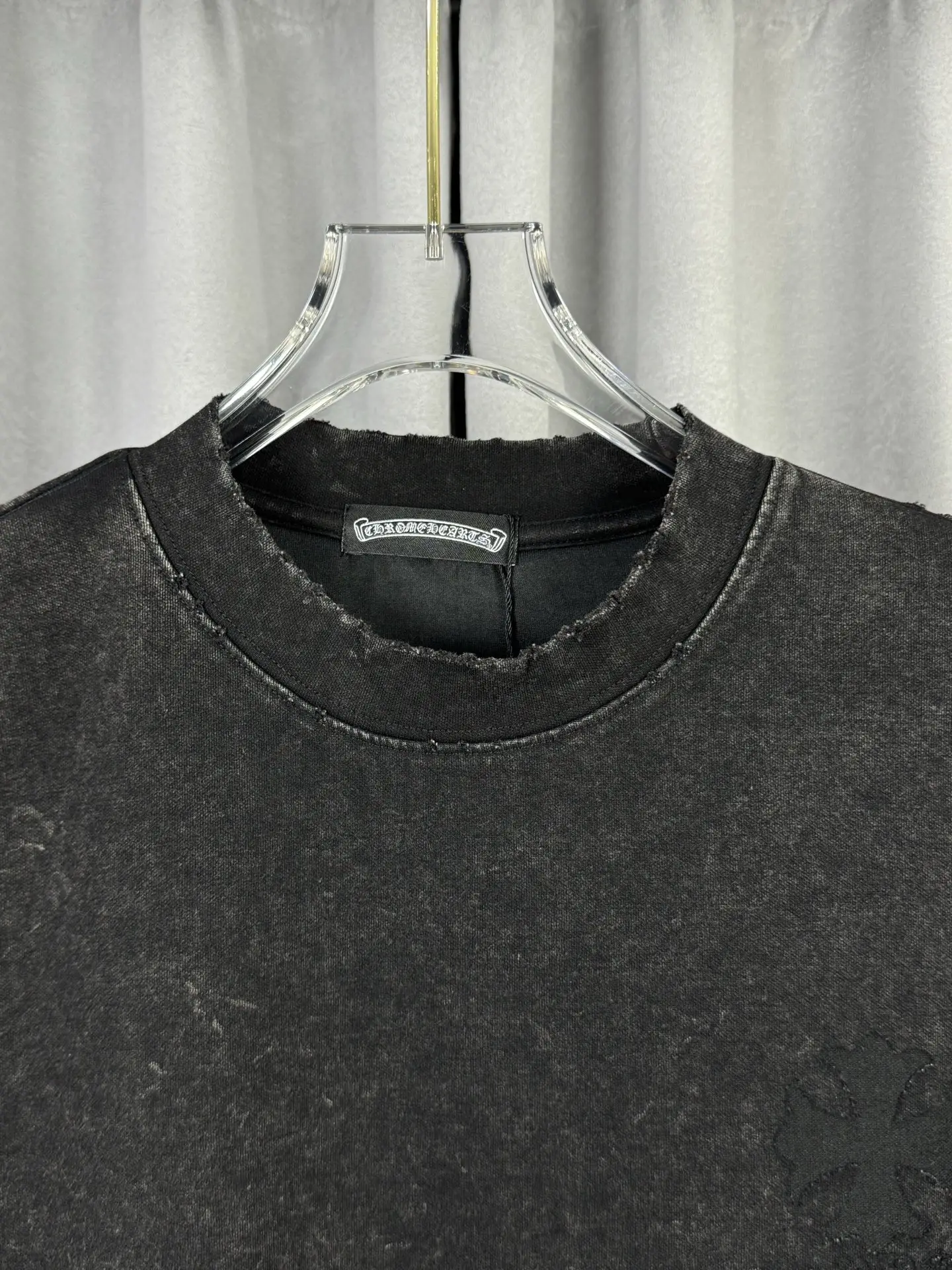 Acid-Wash Distressed Cross Patch T-Shirt D16519592 — view 4