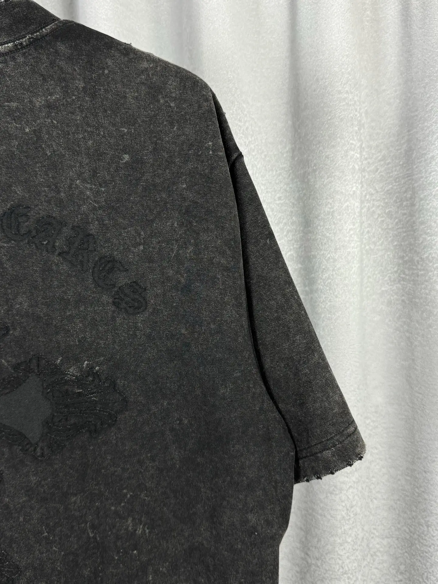 Acid-Wash Distressed Cross Patch T-Shirt D16519592 — view 8