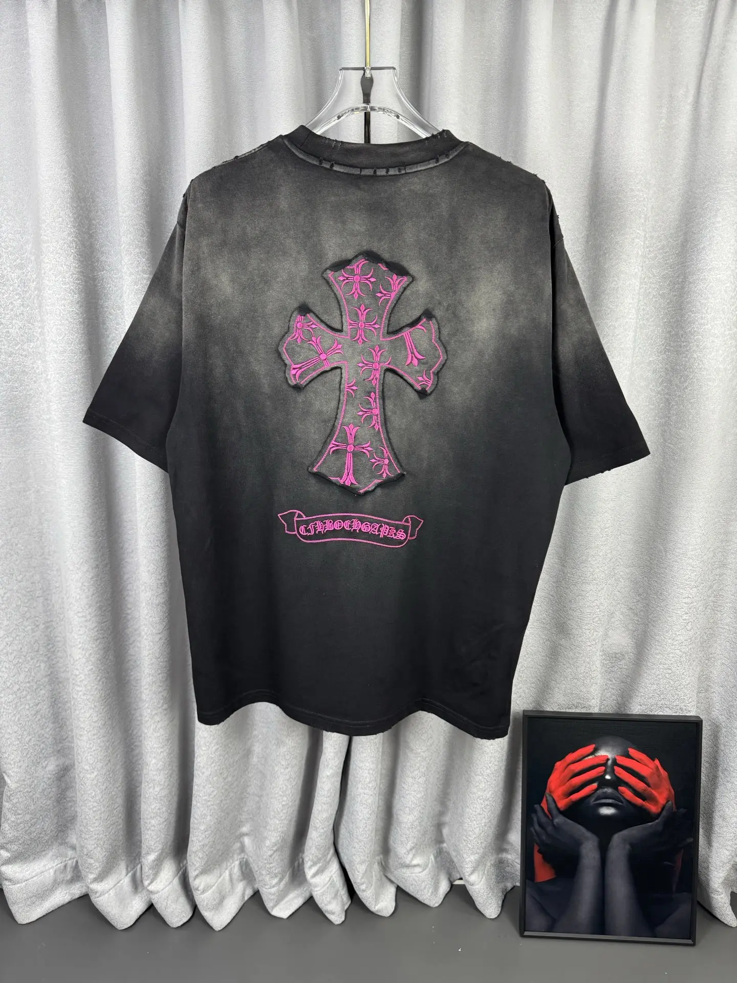 Acid-Wash Embroidered Cross T-Shirt D16519593 — view 3