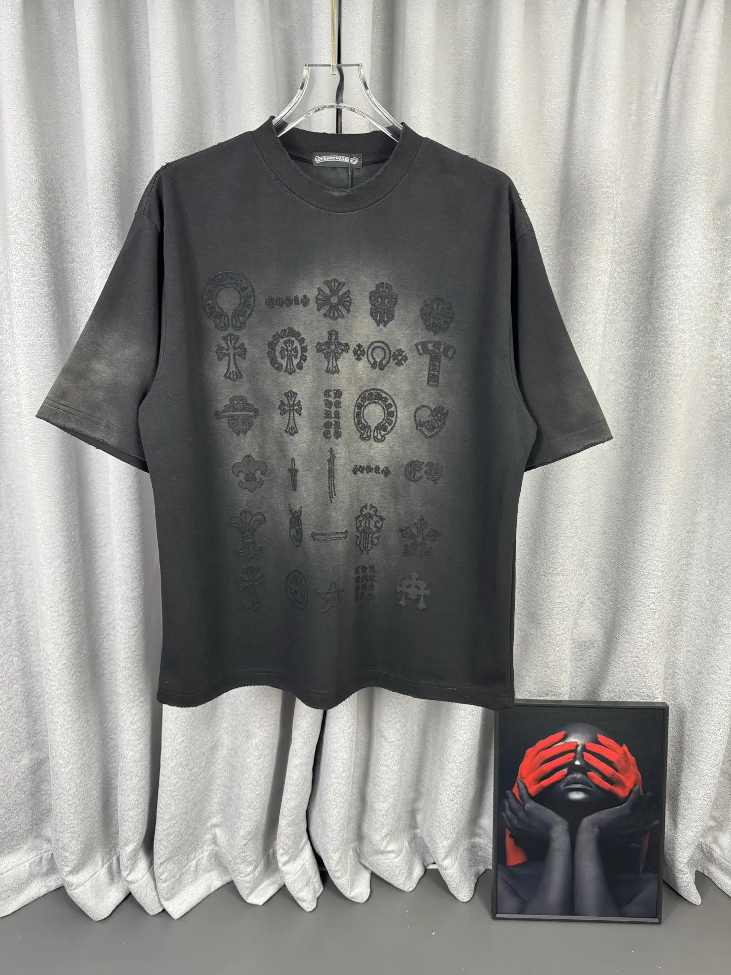 Acid-Wash Embroidered Cross T-Shirt D16519601