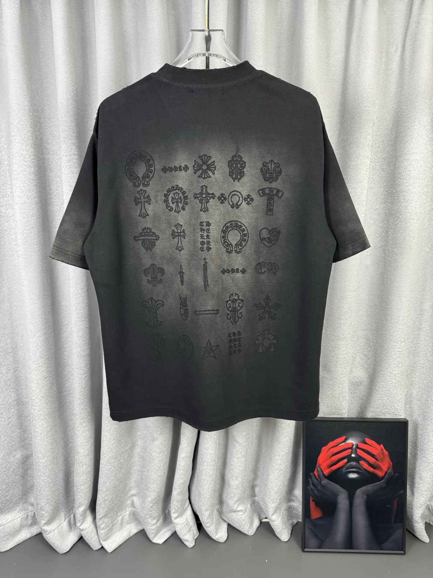 Acid-Wash Embroidered Cross T-Shirt D16519601 — view 3