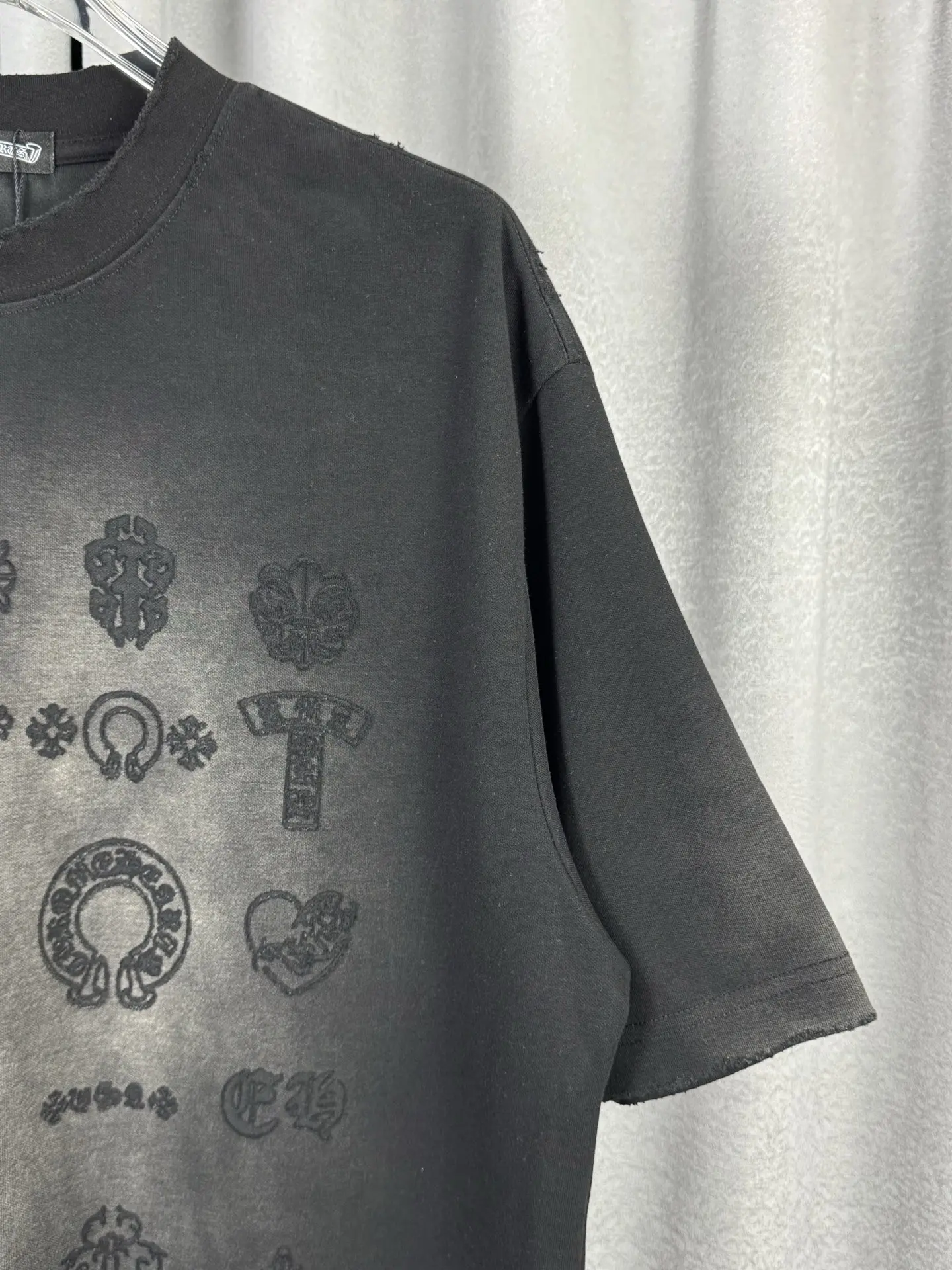 Acid-Wash Embroidered Cross T-Shirt D16519601 — view 4