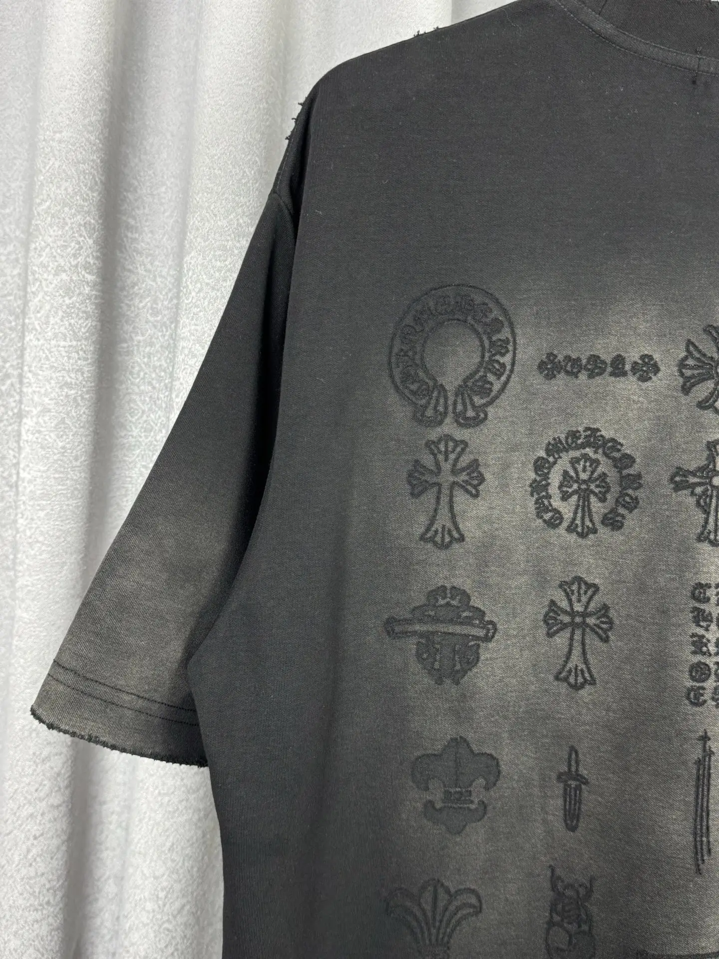 Acid-Wash Embroidered Cross T-Shirt D16519601 — view 8