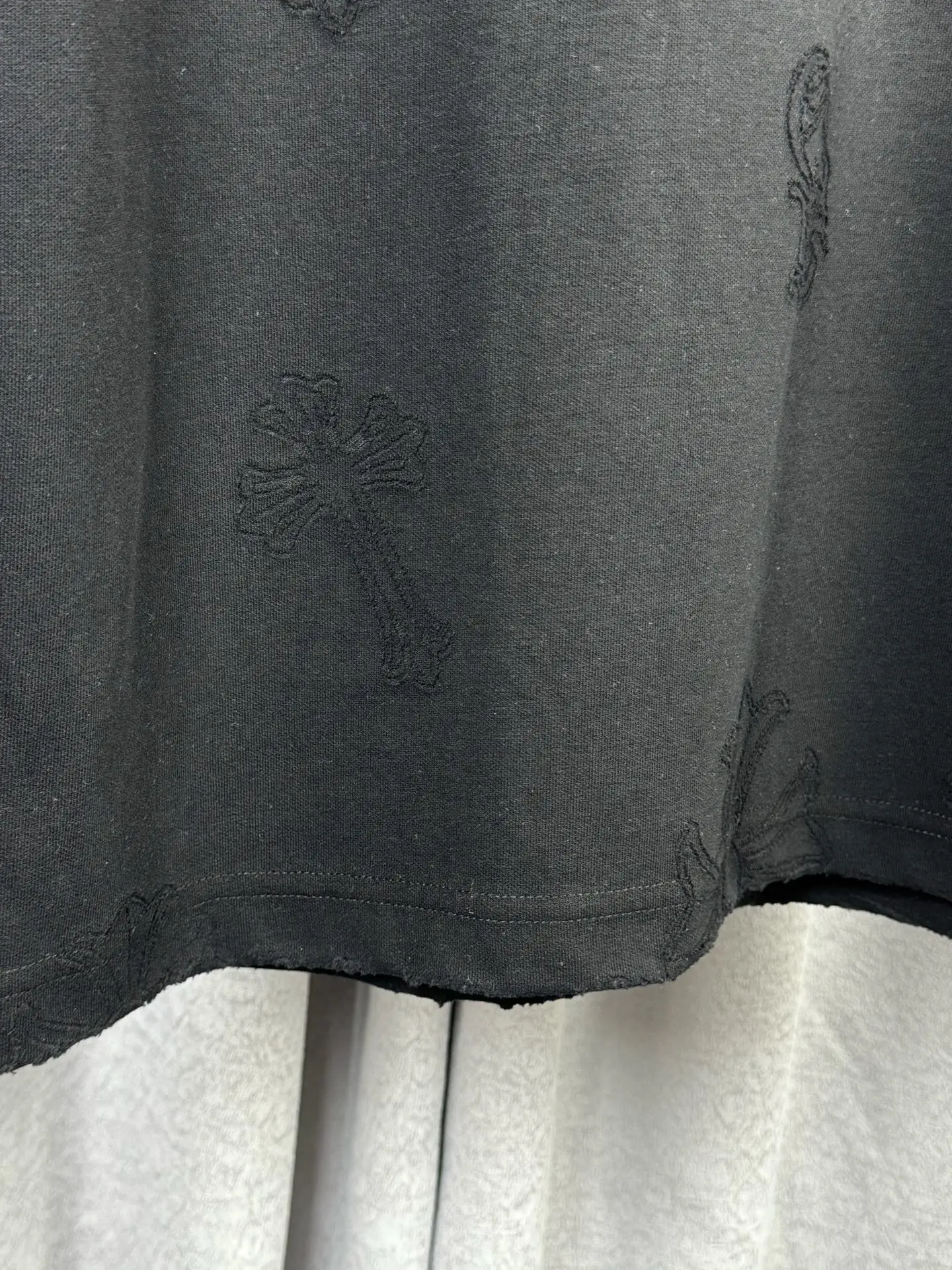 Acid-Wash Embroidered Cross T-Shirt D16519603 — view 9