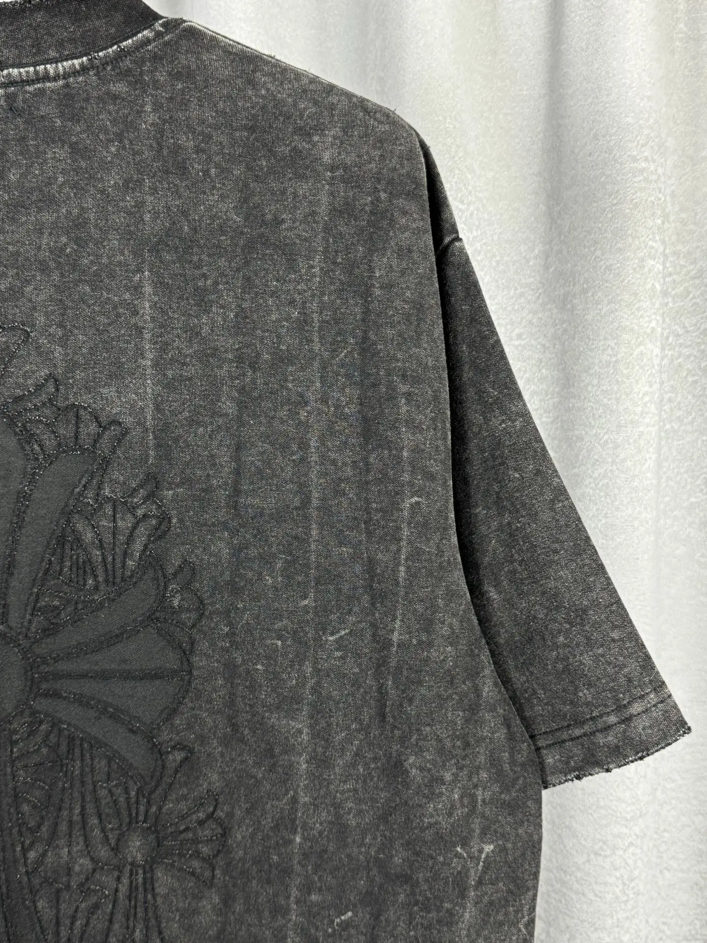 Acid-Wash Embroidered Cotton T-Shirt D16519599 — view 8