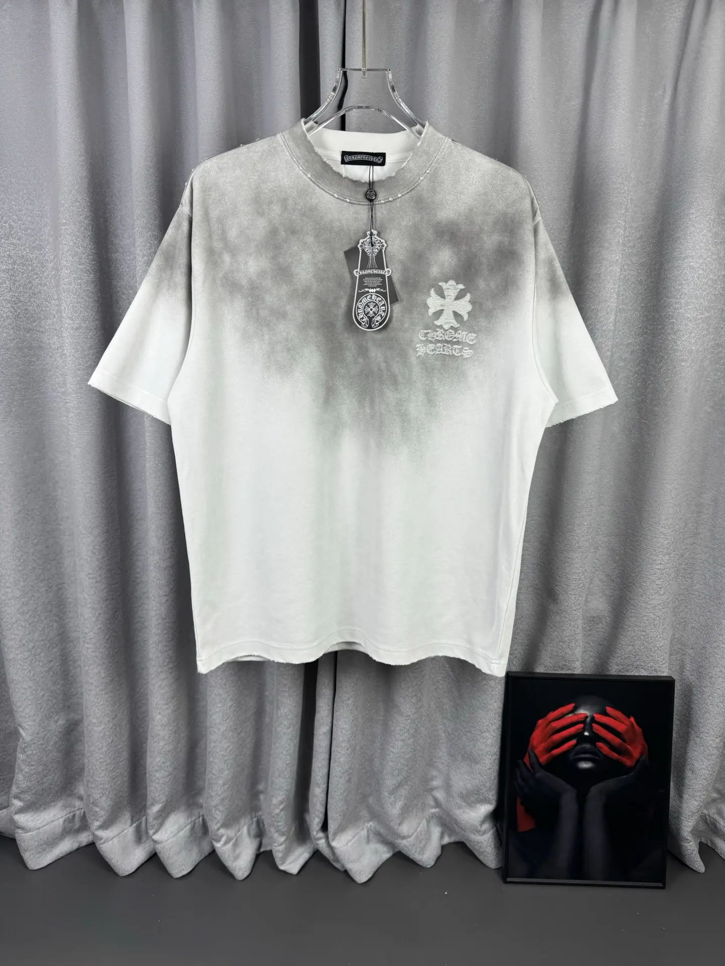 Acid-Wash Distressed Cross Embroidered T-Shirt D16519594