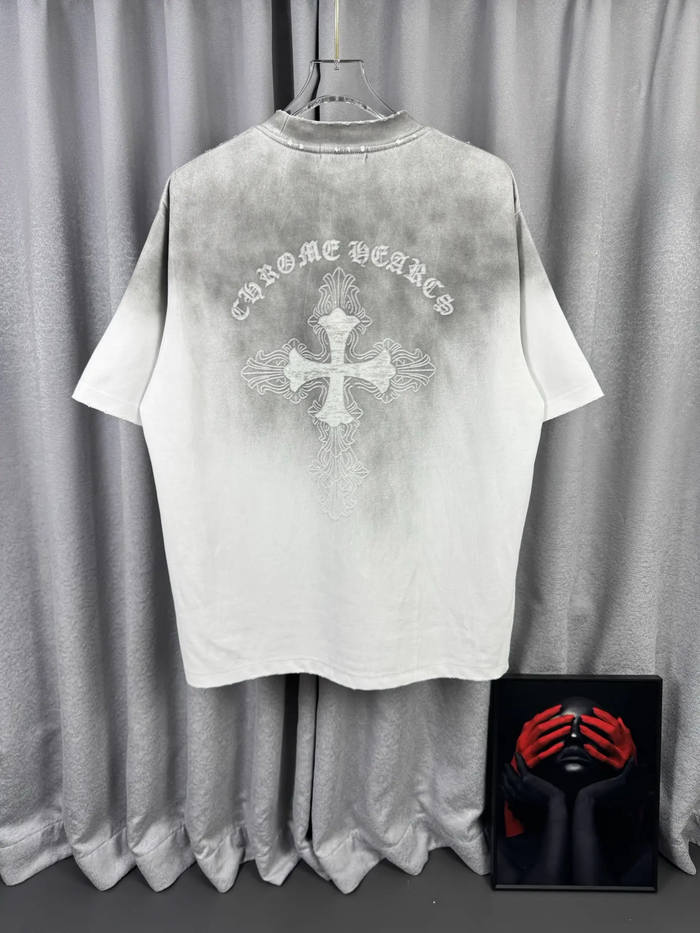 Acid-Wash Distressed Cross Embroidered T-Shirt D16519594 — view 3