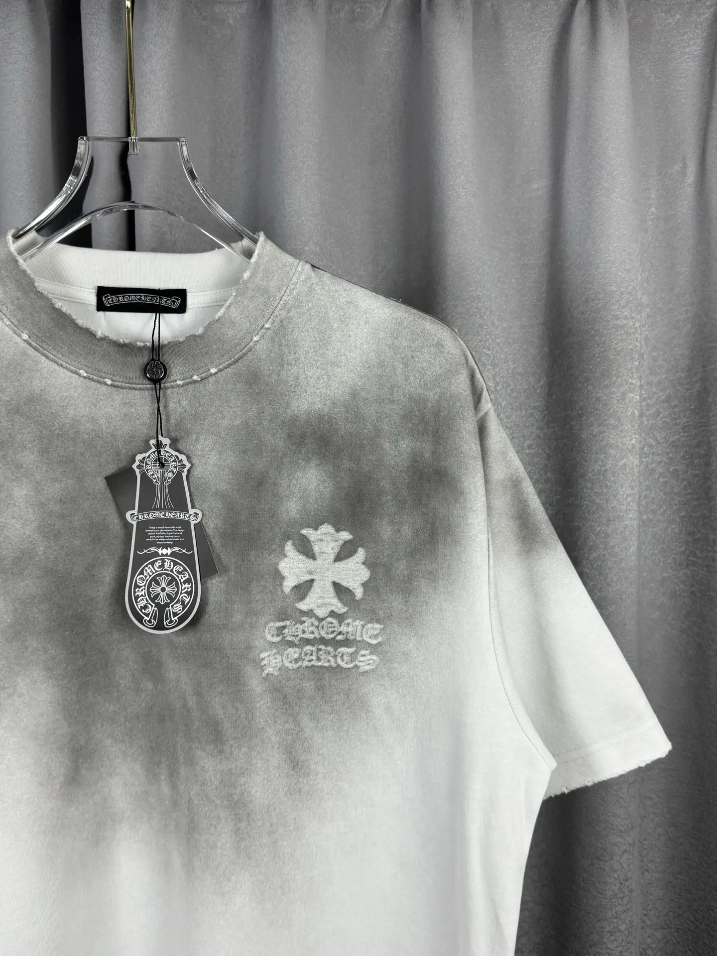 Acid-Wash Distressed Cross Embroidered T-Shirt D16519594 — view 4
