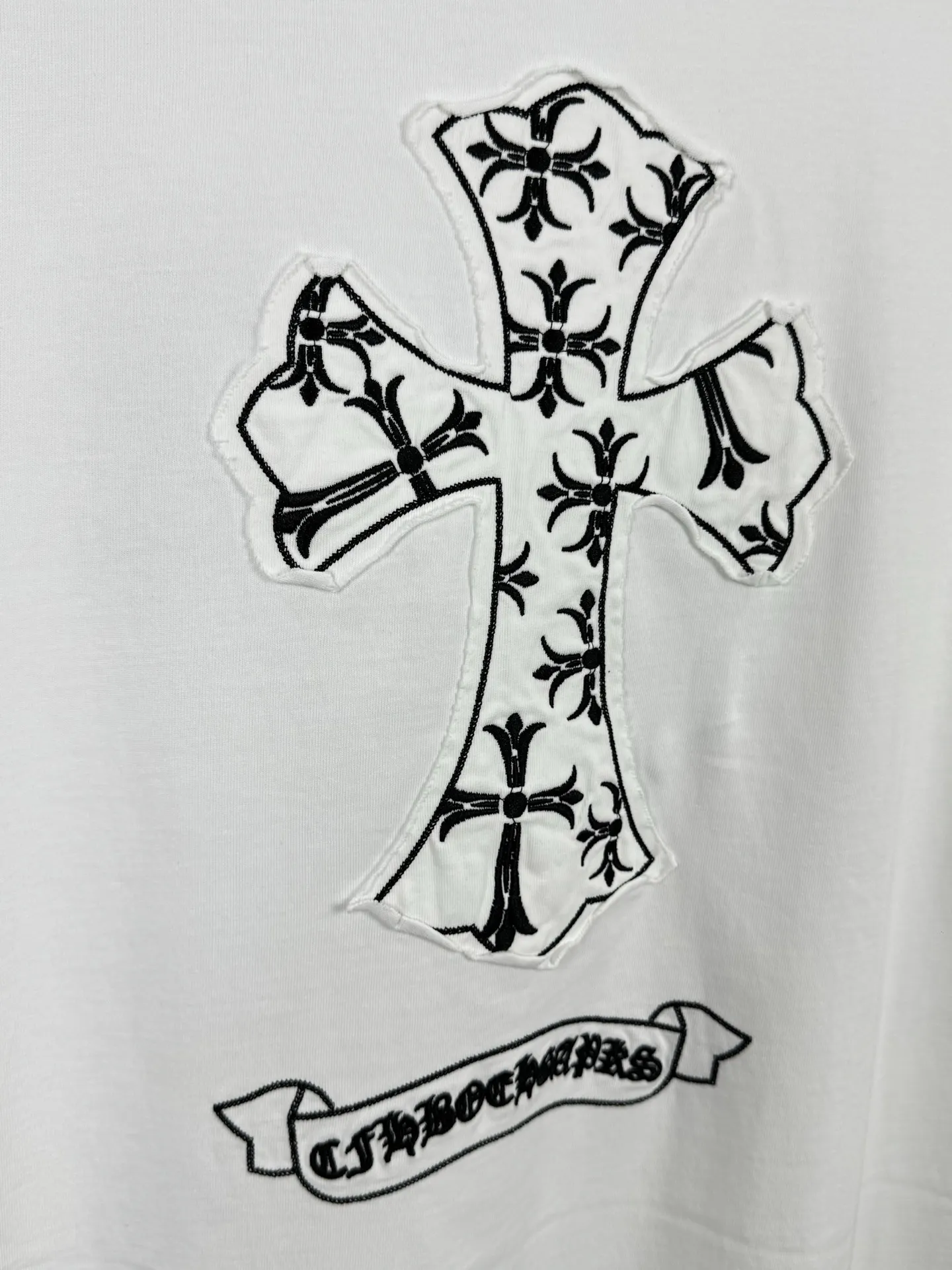 Chrome Hearts Acid-Wash Distressed Cross Patch T-Shirt D16519591 — view 9