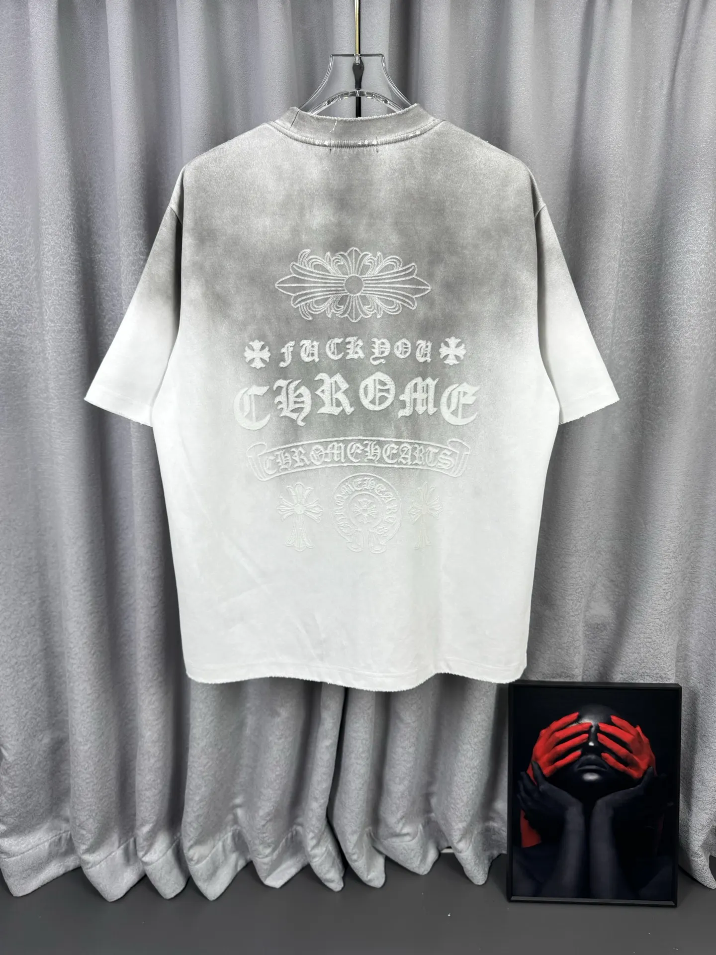 Acid-Wash Cross Patch Embroidered T-Shirt D16519596 — view 3