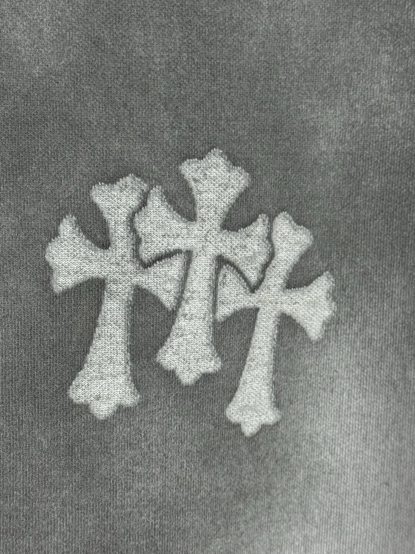 Acid-Wash Cross Patch Embroidered T-Shirt D16519596 — view 6