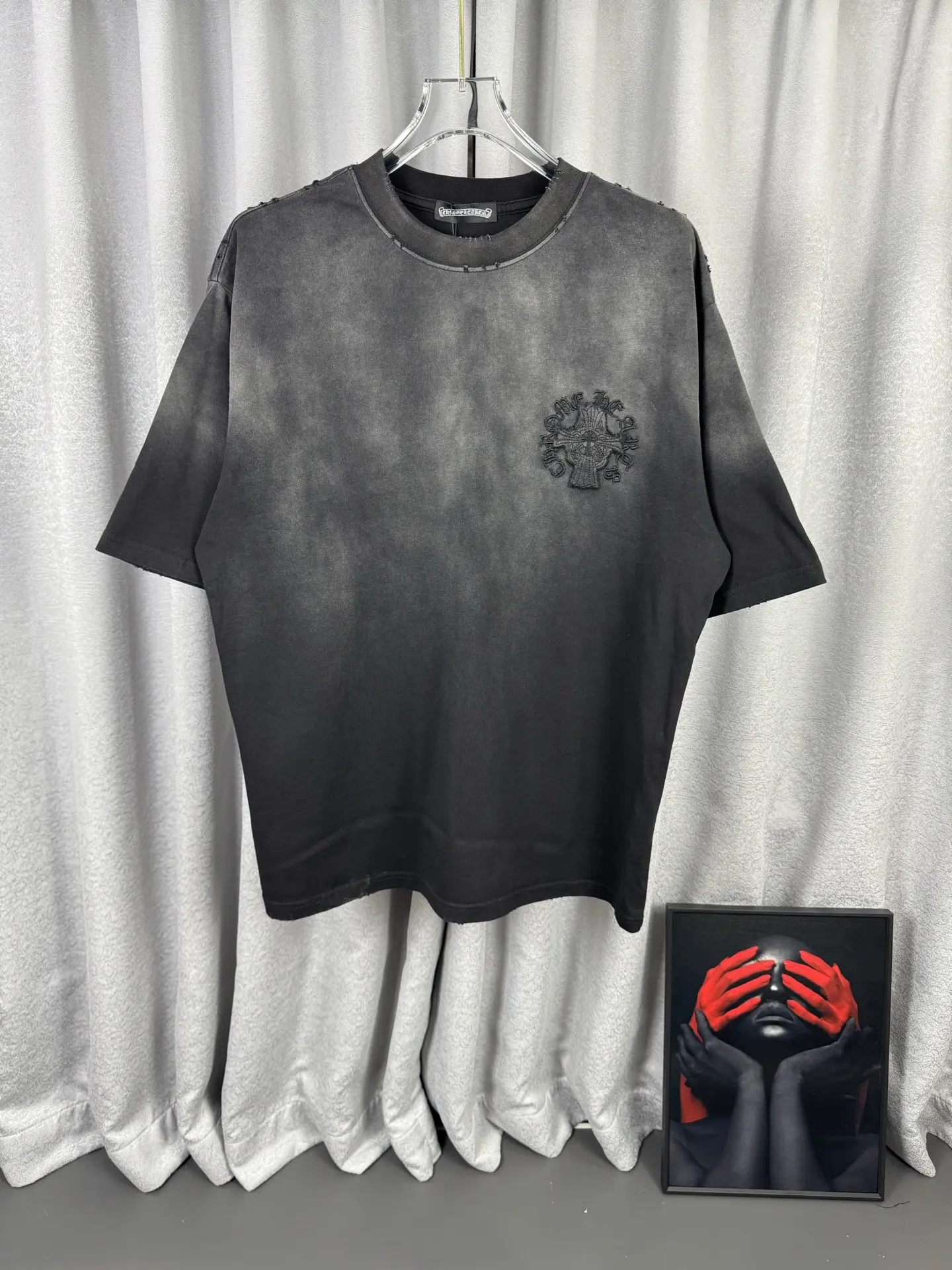 Acid-Wash Distressed Cross Patch T-Shirt D16519584