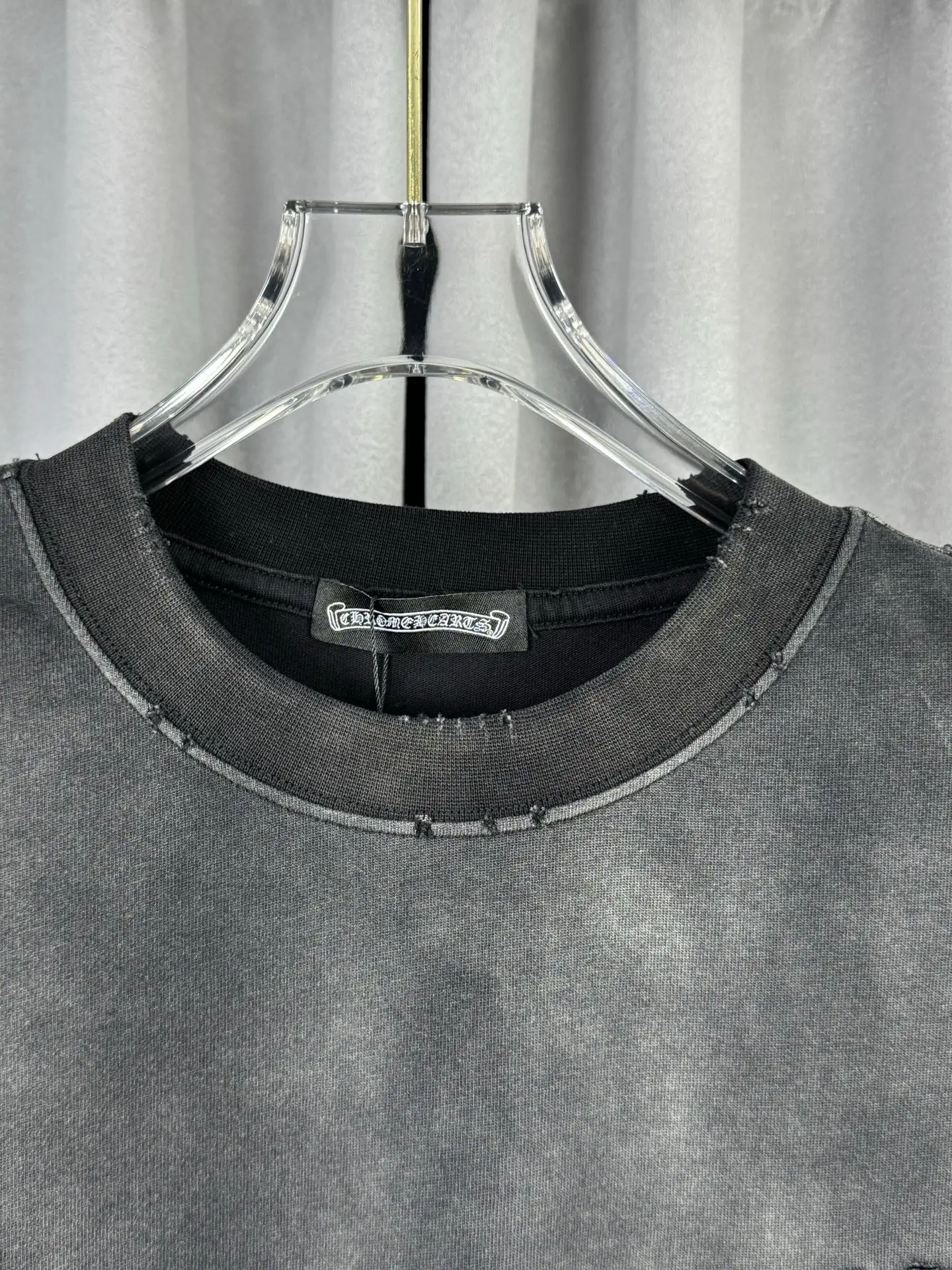 Acid-Wash Distressed Cross Patch T-Shirt D16519584 — view 4
