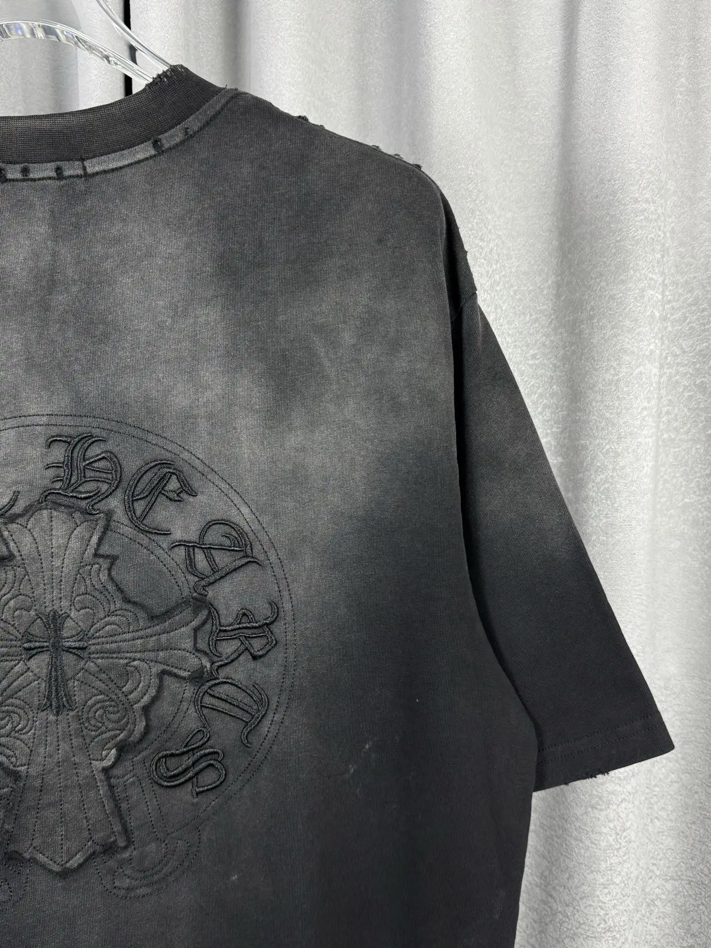 Acid-Wash Distressed Cross Patch T-Shirt D16519584 — view 7