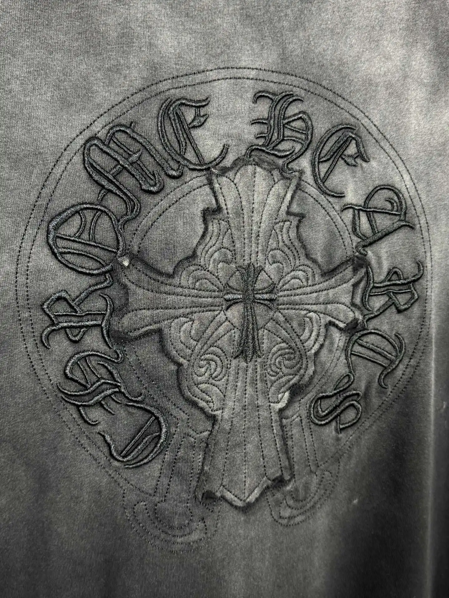 Acid-Wash Distressed Cross Patch T-Shirt D16519584 — view 8