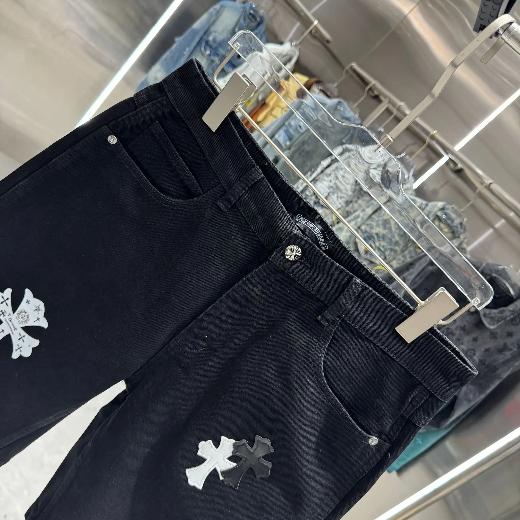 Cross Patch Embossed Denim Shorts D17019117 — view 4