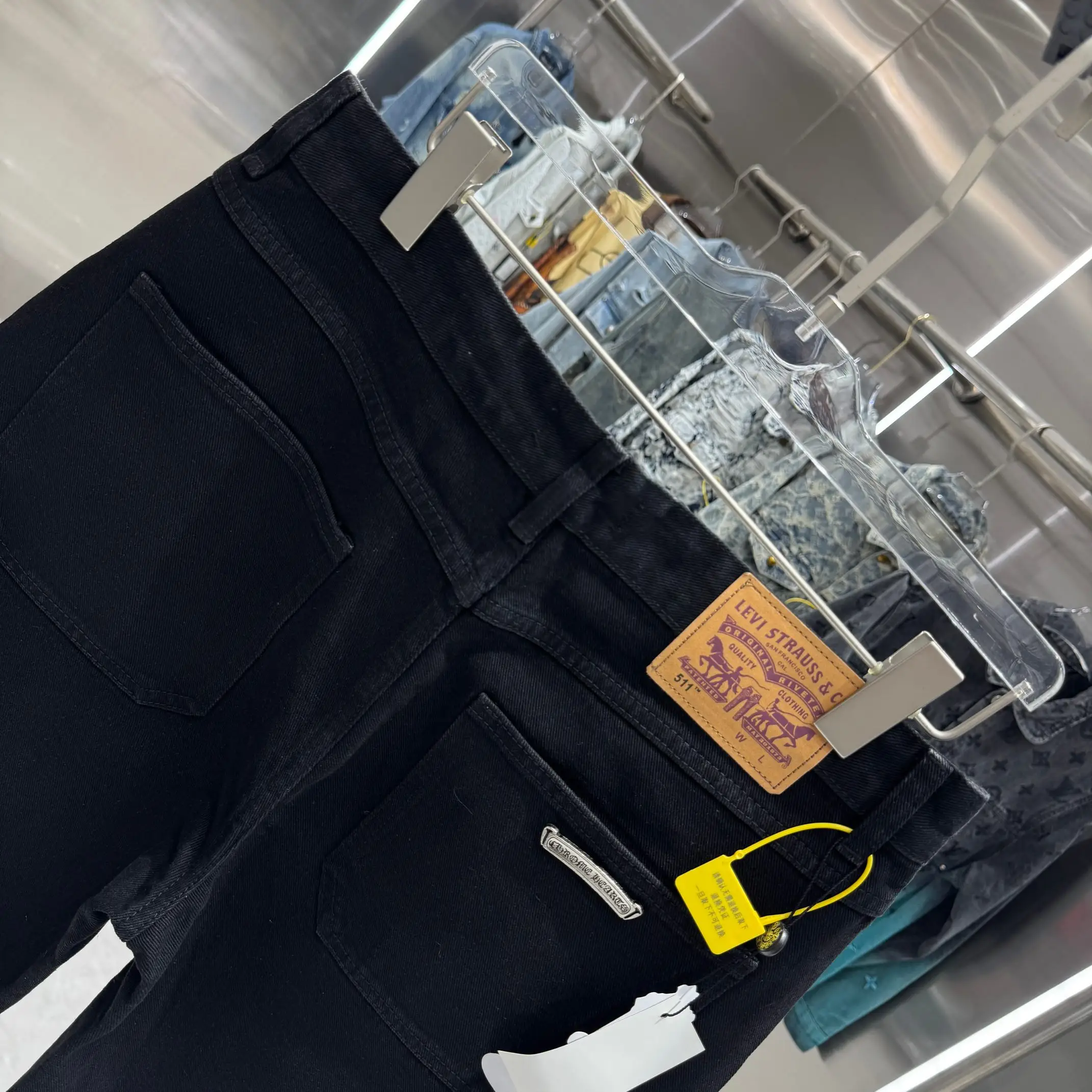Cross Patch Embossed Denim Shorts D17019117 — view 5