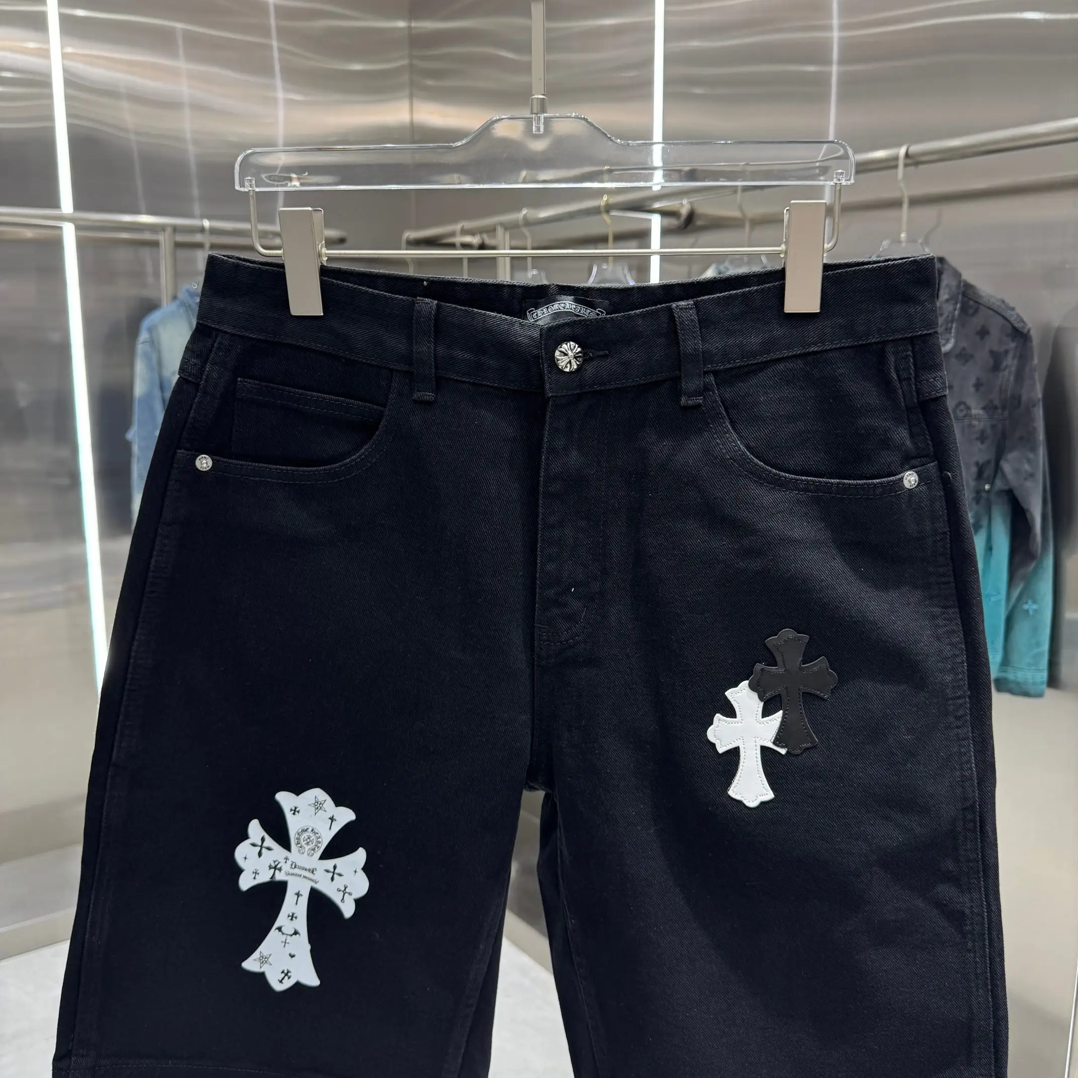 Cross Patch Embossed Denim Shorts D17019117 — view 6