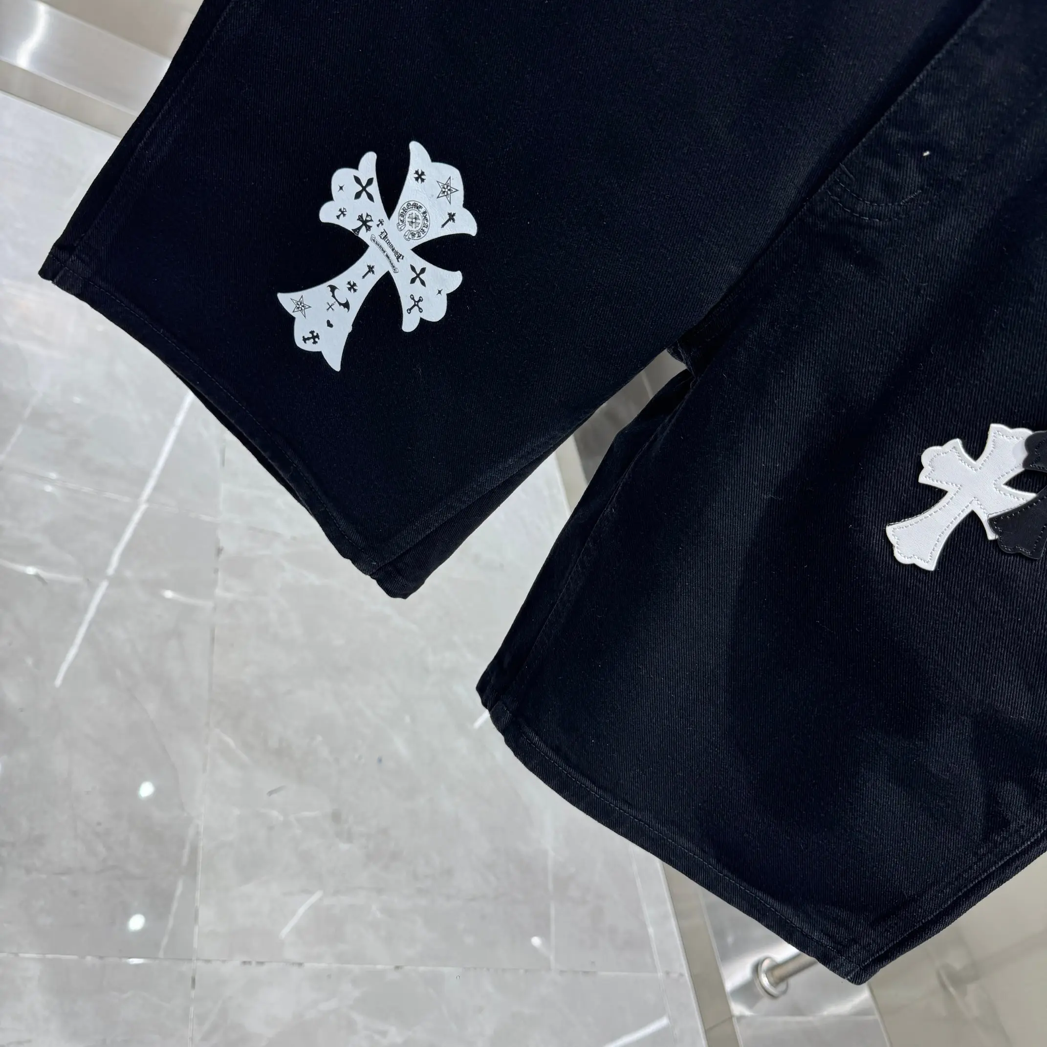 Cross Patch Embossed Denim Shorts D17019117 — view 9