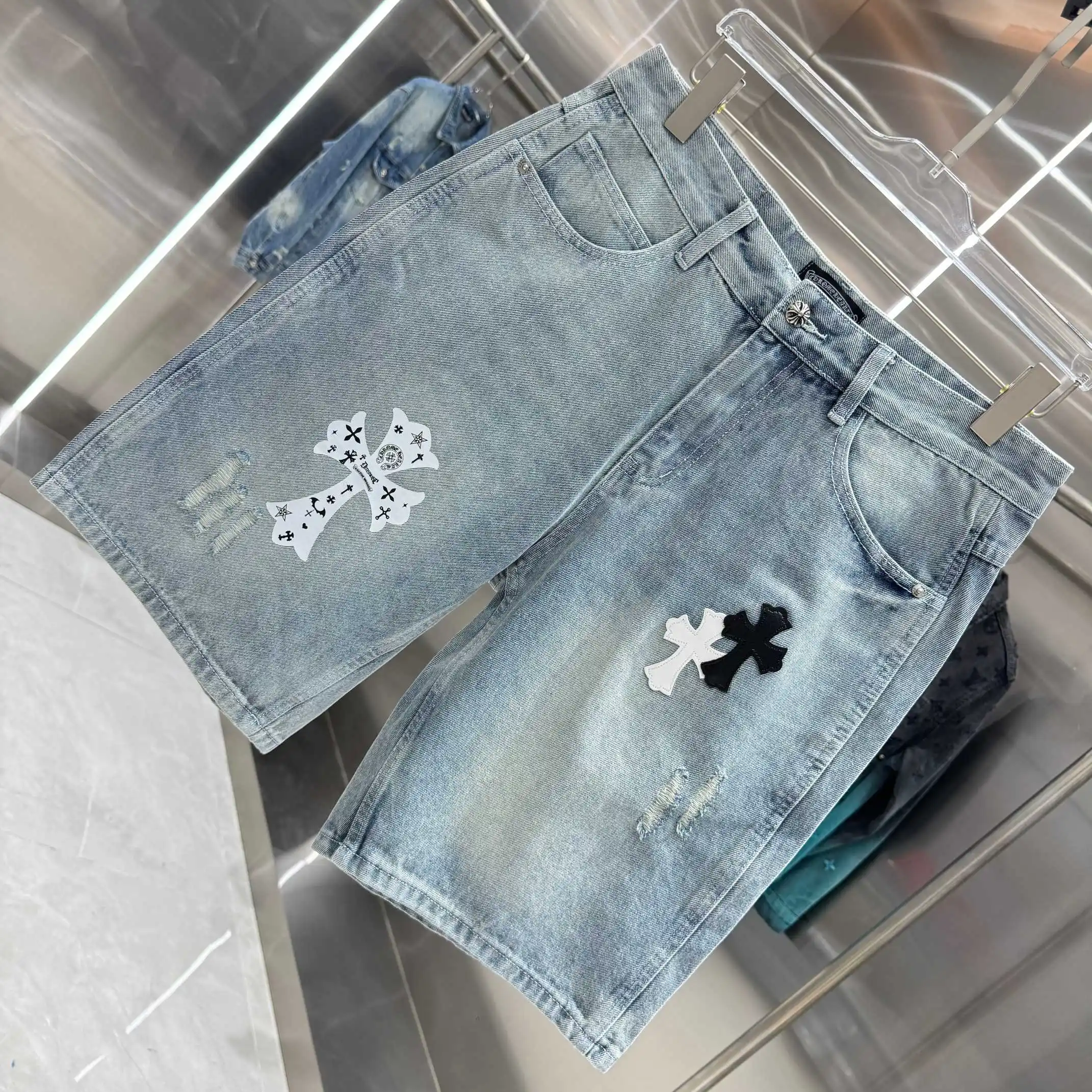 Cross Patch Distressed Denim Shorts D17019116 — view 3