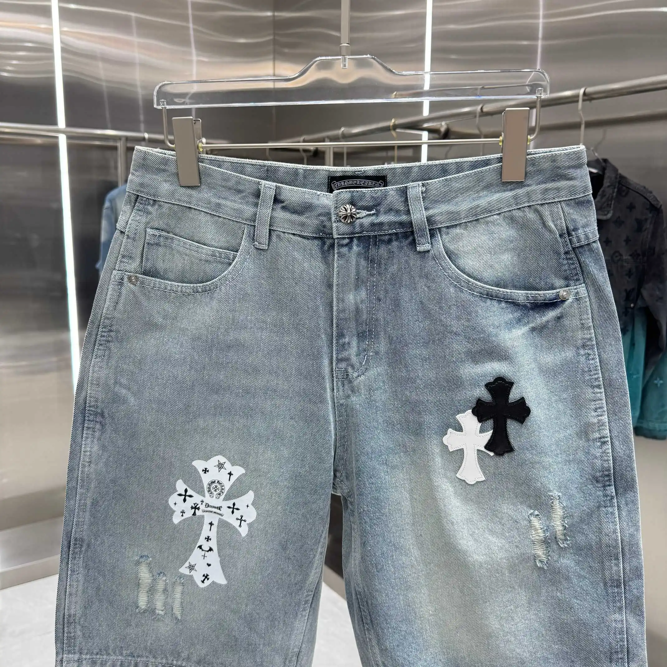 Cross Patch Distressed Denim Shorts D17019116 — view 6