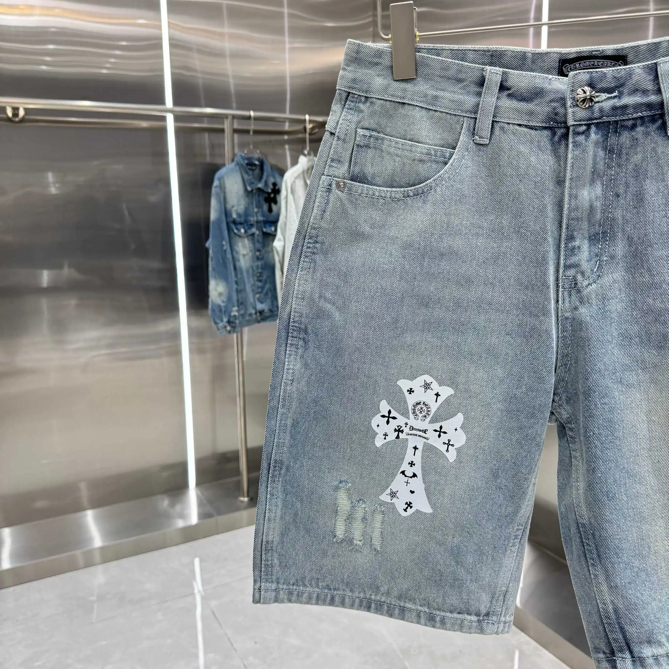 Cross Patch Distressed Denim Shorts D17019116 — view 7