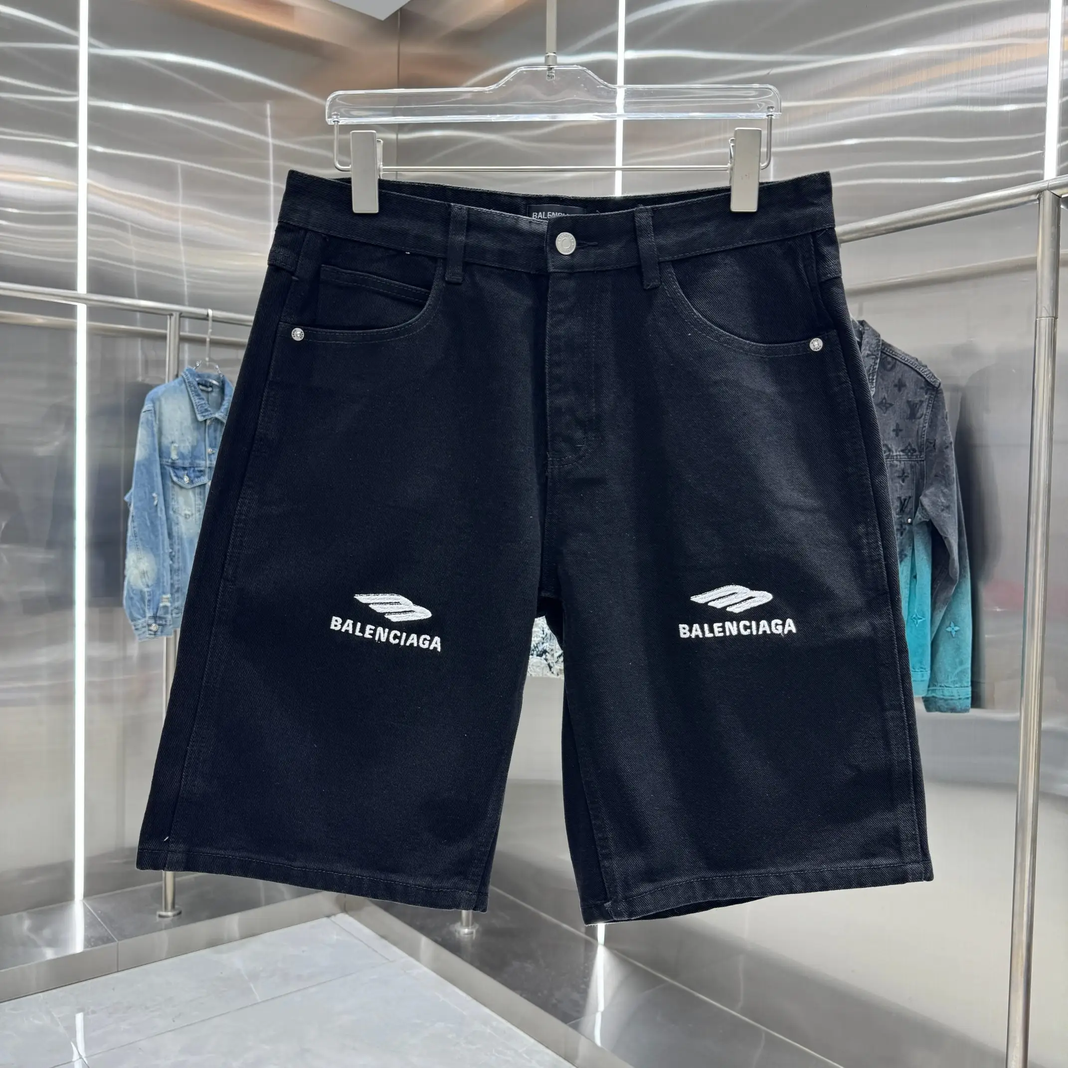 Logo Embroidered Denim Shorts D17019119