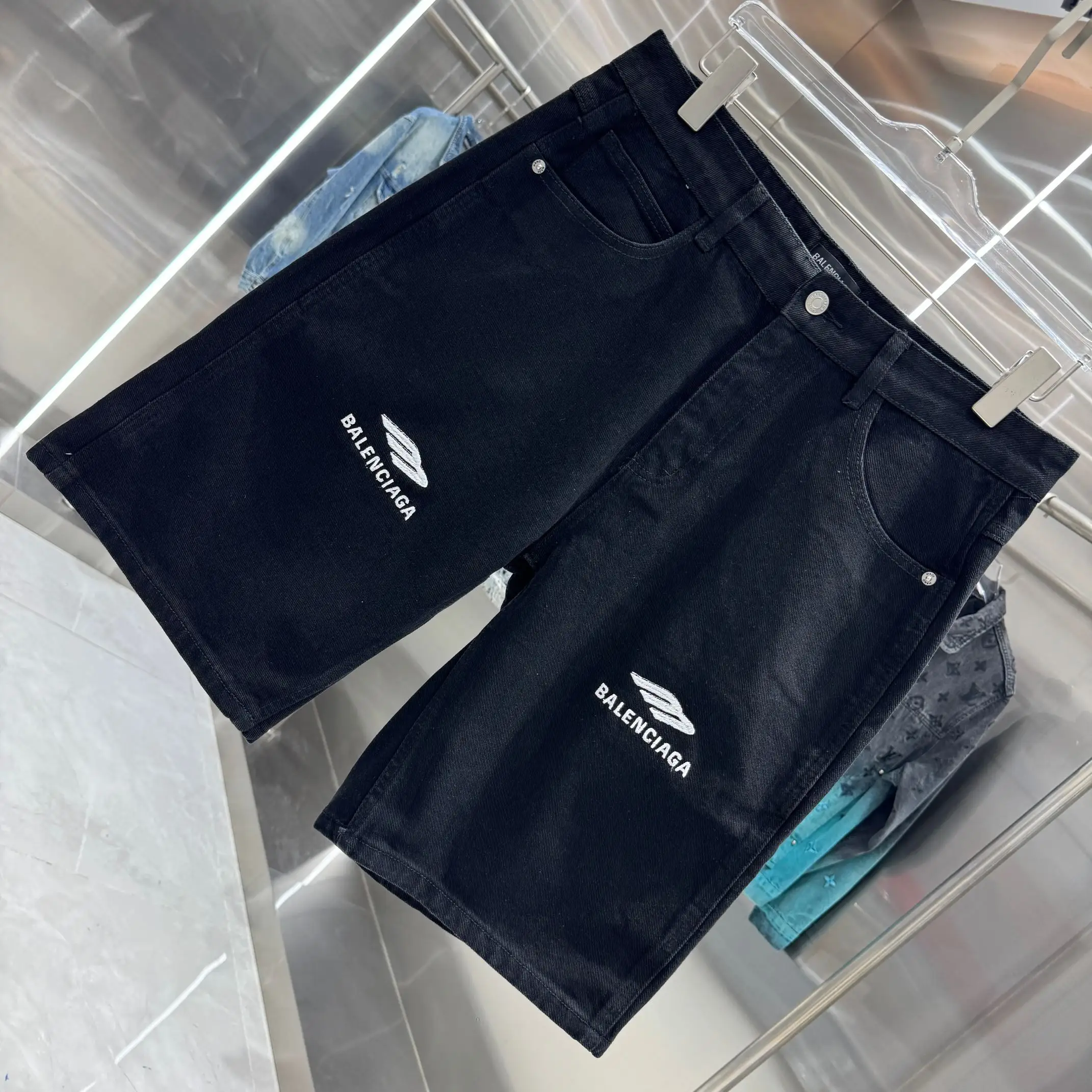 Logo Embroidered Denim Shorts D17019119 — view 3