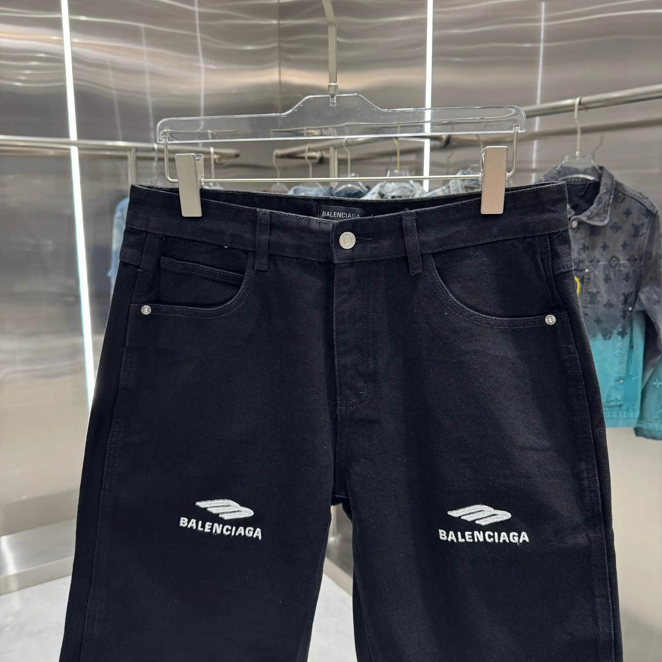 Logo Embroidered Denim Shorts D17019119 — view 6