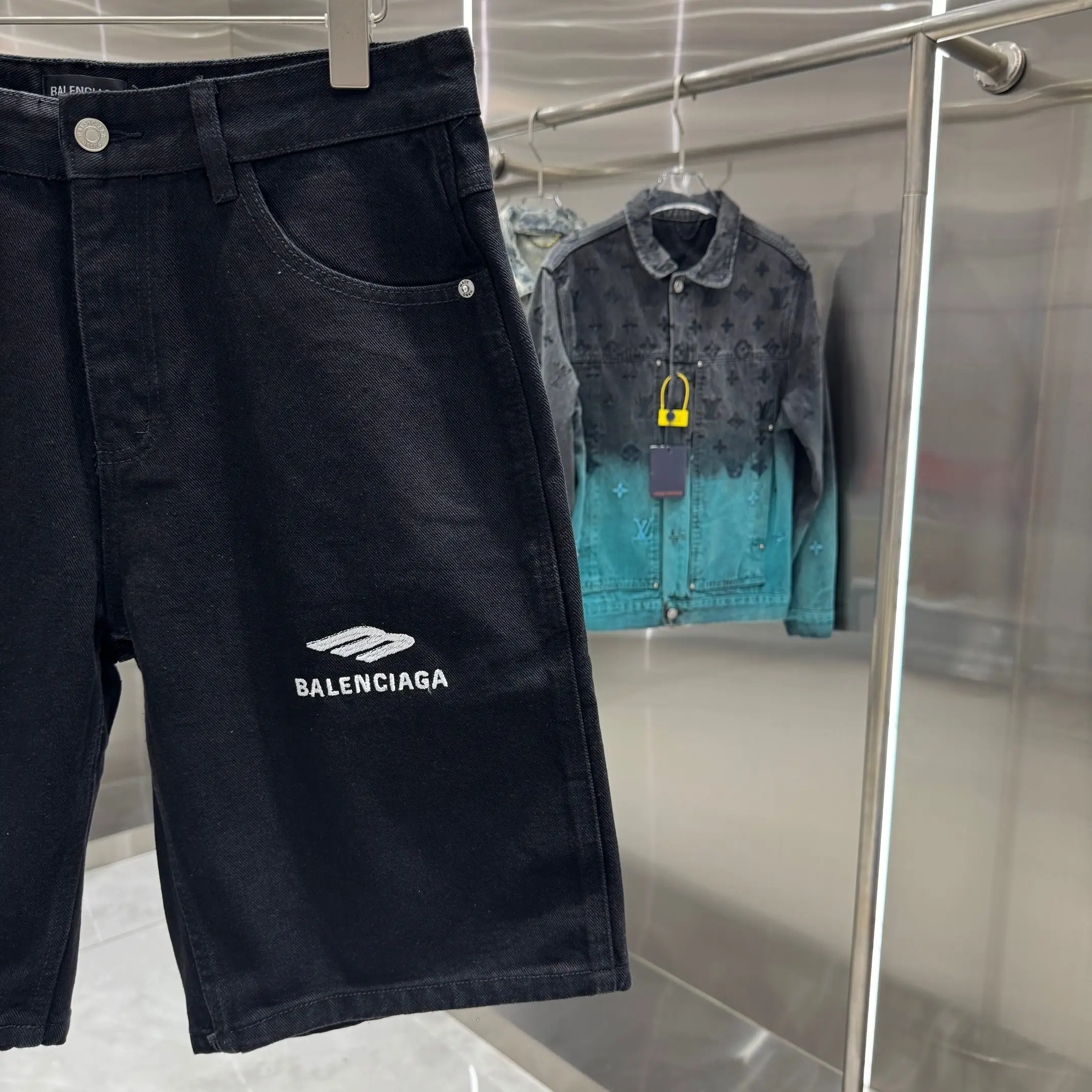Logo Embroidered Denim Shorts D17019119 — view 7
