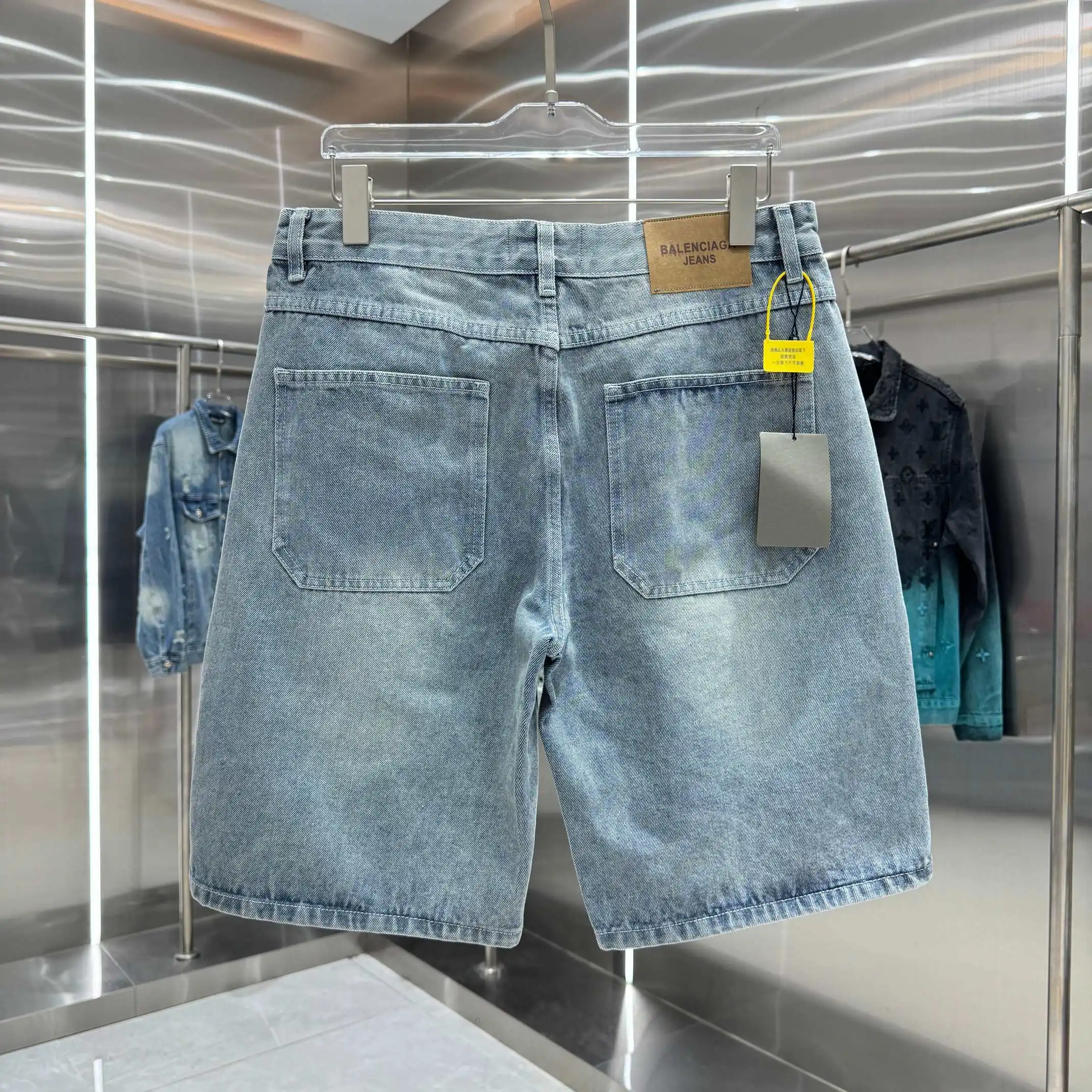 Logo Embroidered Distressed Denim Shorts D17019118 — view 2