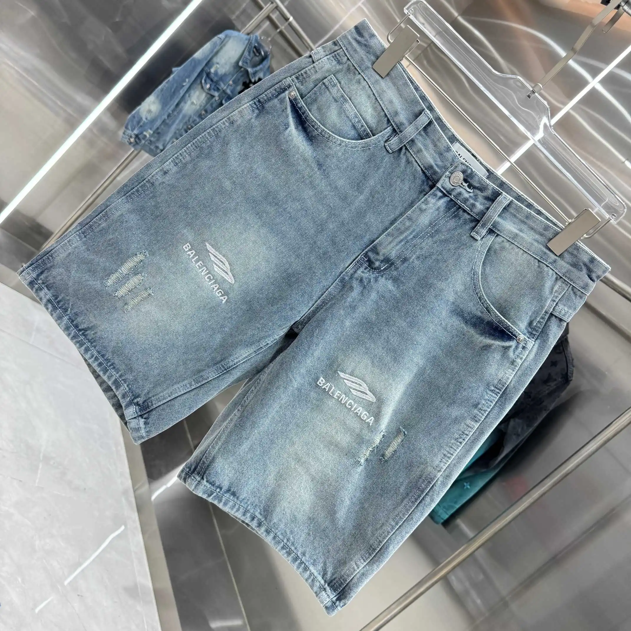 Logo Embroidered Distressed Denim Shorts D17019118 — view 3