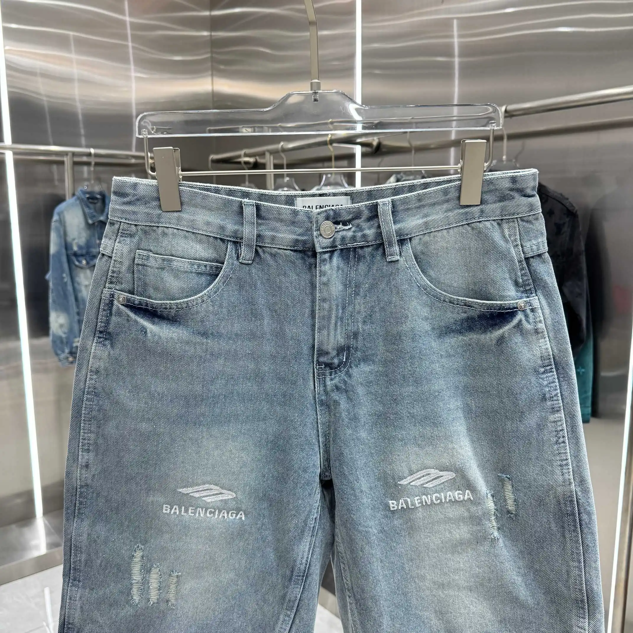 Logo Embroidered Distressed Denim Shorts D17019118 — view 6