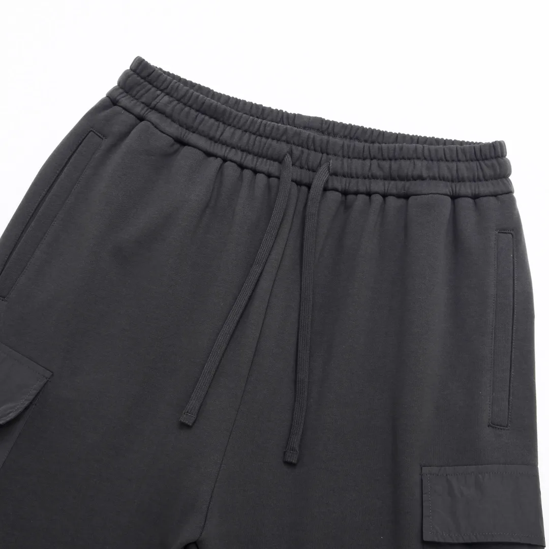 Compass Patch Cargo Sweat Shorts D17012512 — view 3