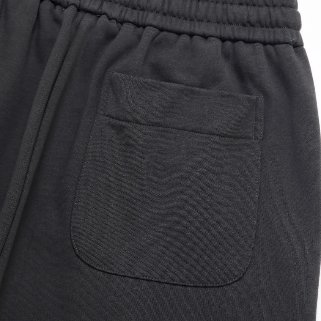 Compass Patch Cargo Sweat Shorts D17012512 — view 9